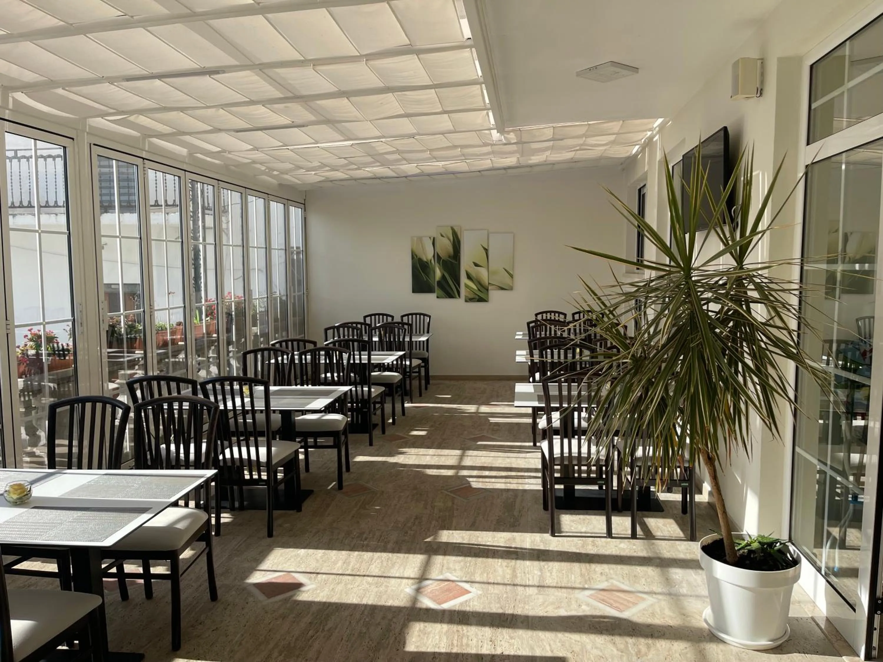 Breakfast in Mervin Hotel