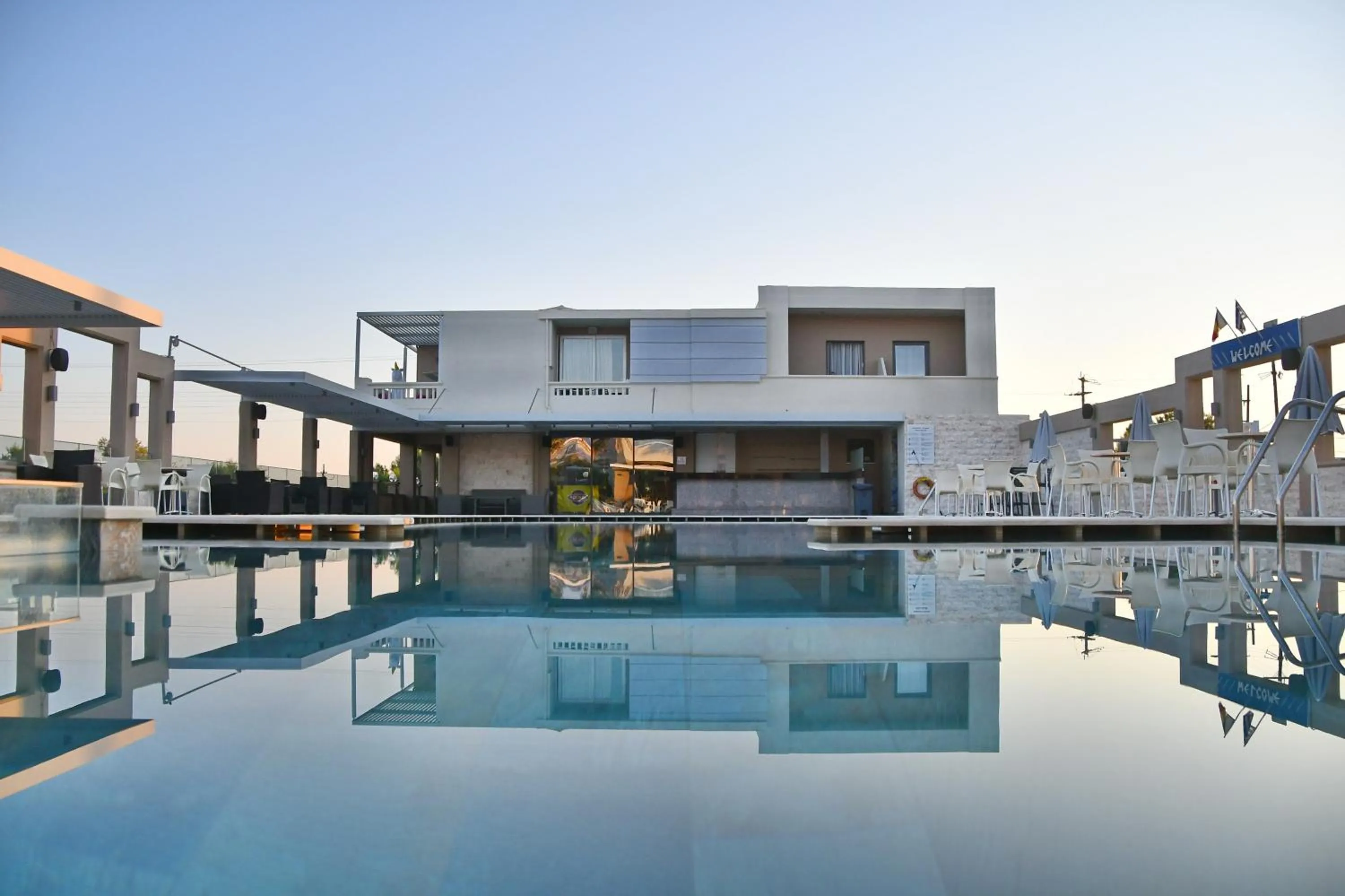 Swimming pool in Castro Beach Hotel