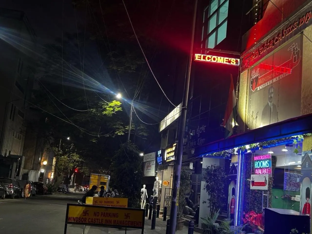 Facade/entrance in Hotel Windsor Castle Inn