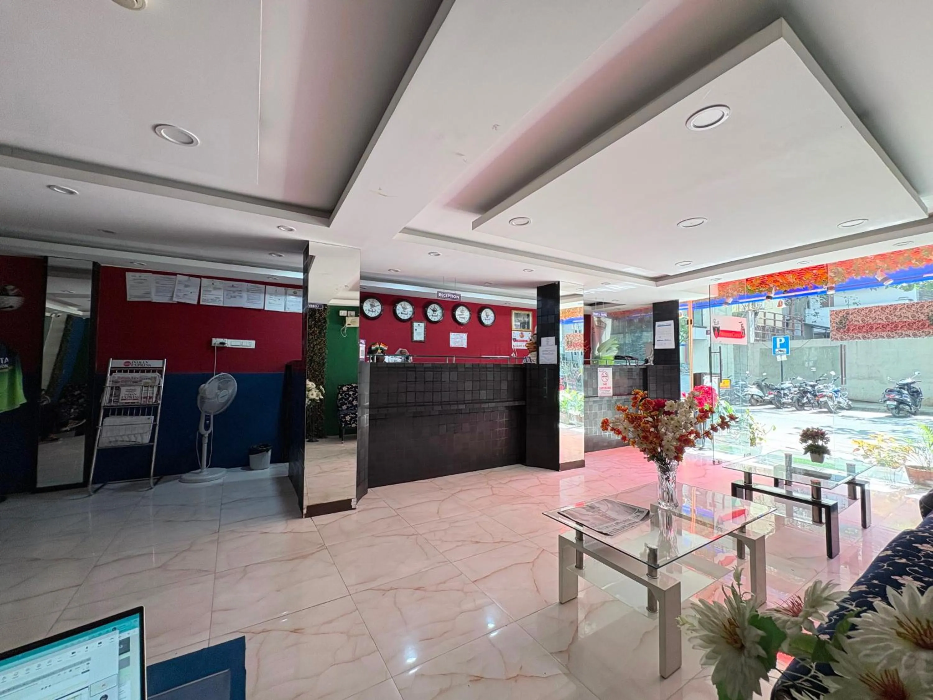 Lobby or reception in Hotel Windsor Castle Inn