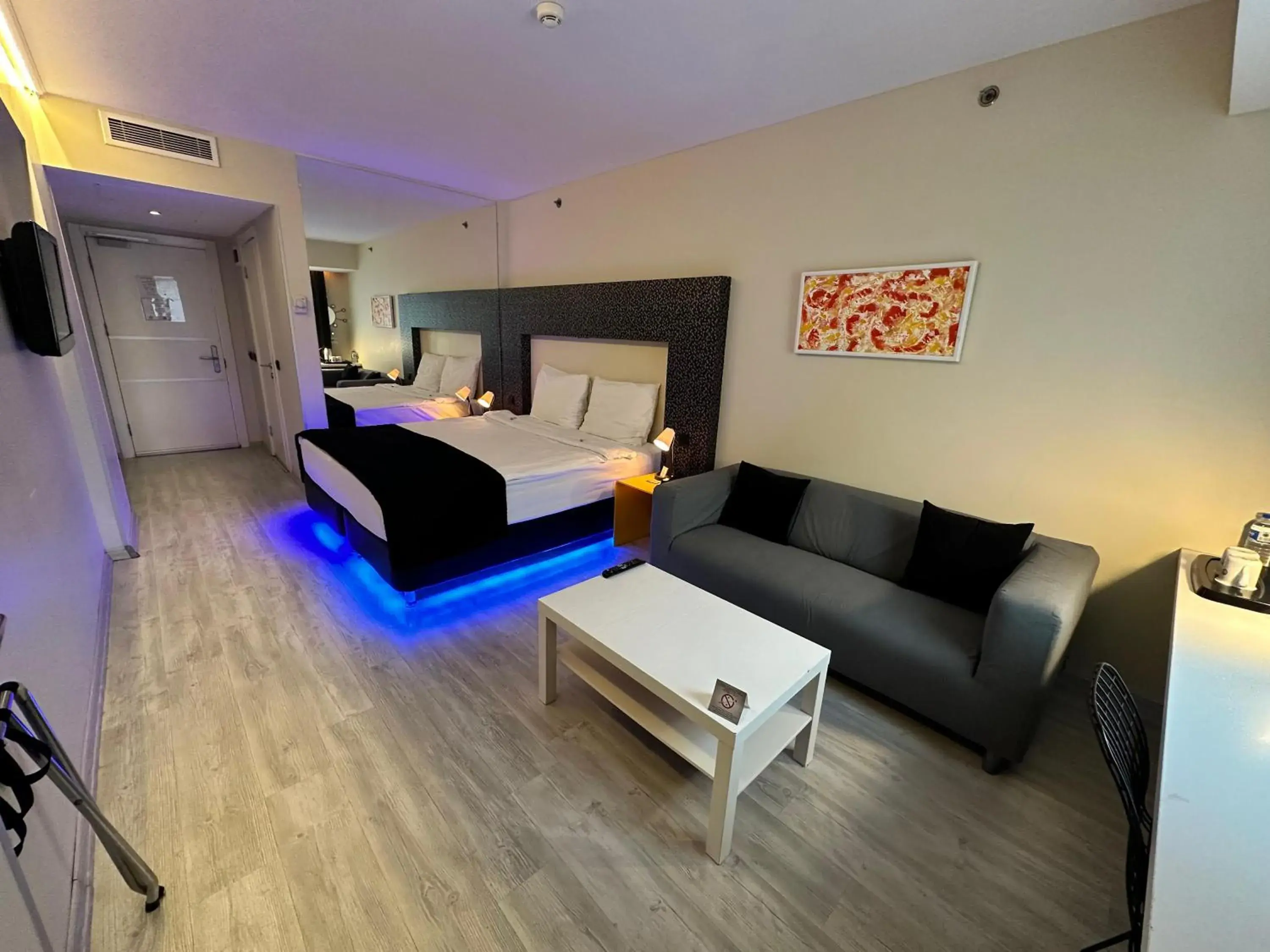 Photo of the whole room, Bed in Tempo Hotel Caglayan Photo of the whole room, Bed in Tempo Hotel Caglayan