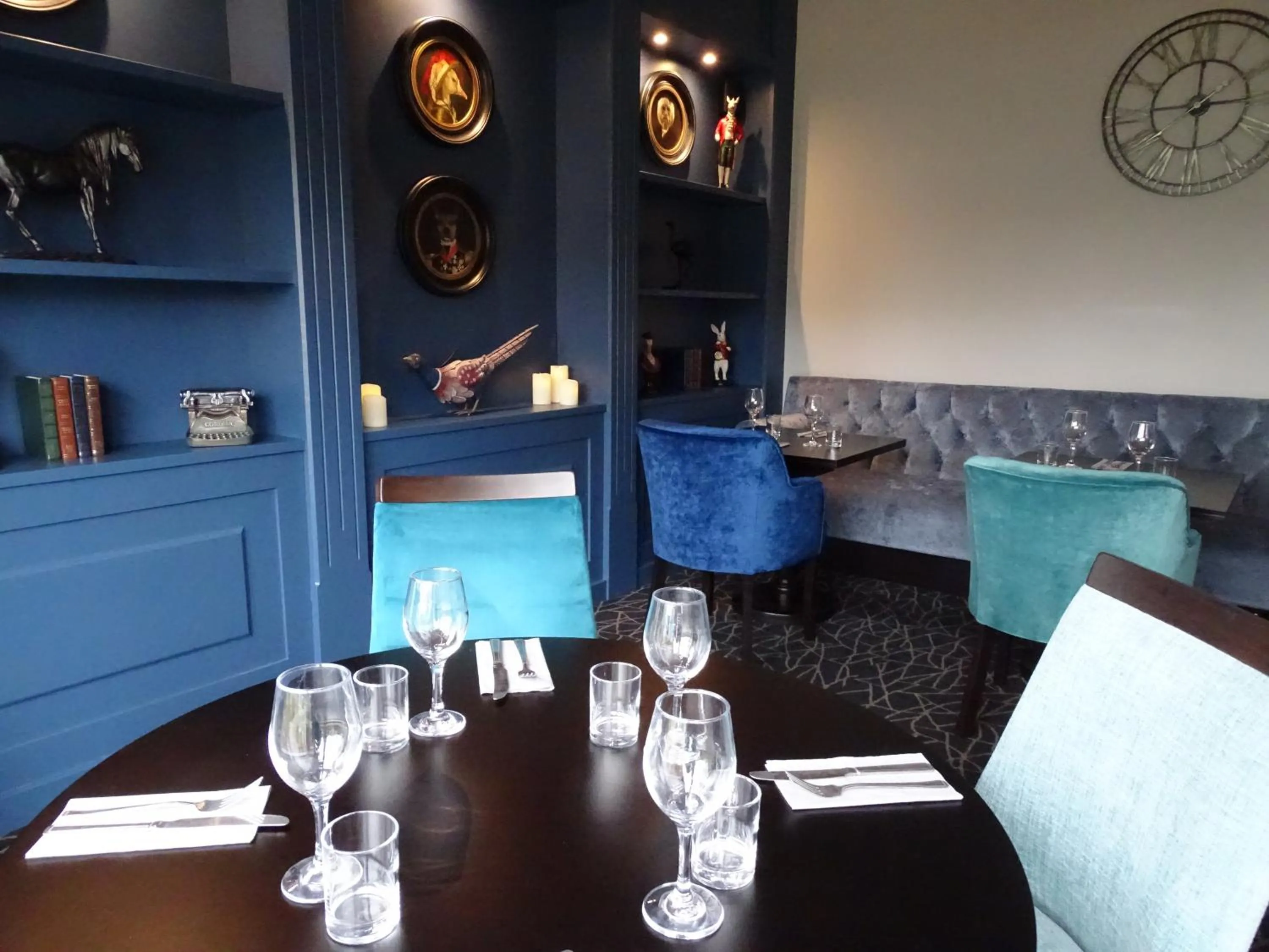 Lounge or bar in The Beeches Hotel & Leisure Club