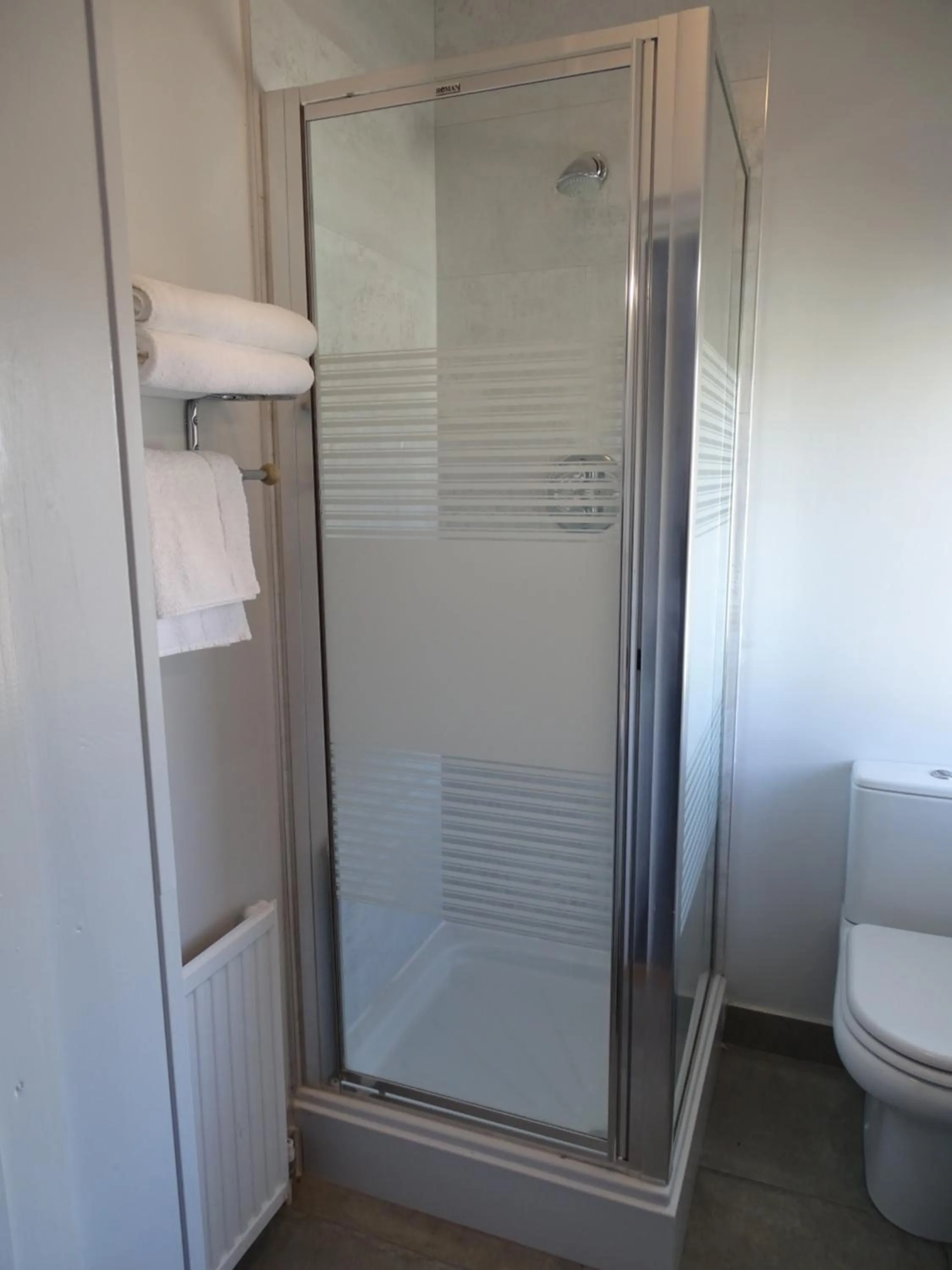 Shower in The Beeches Hotel & Leisure Club