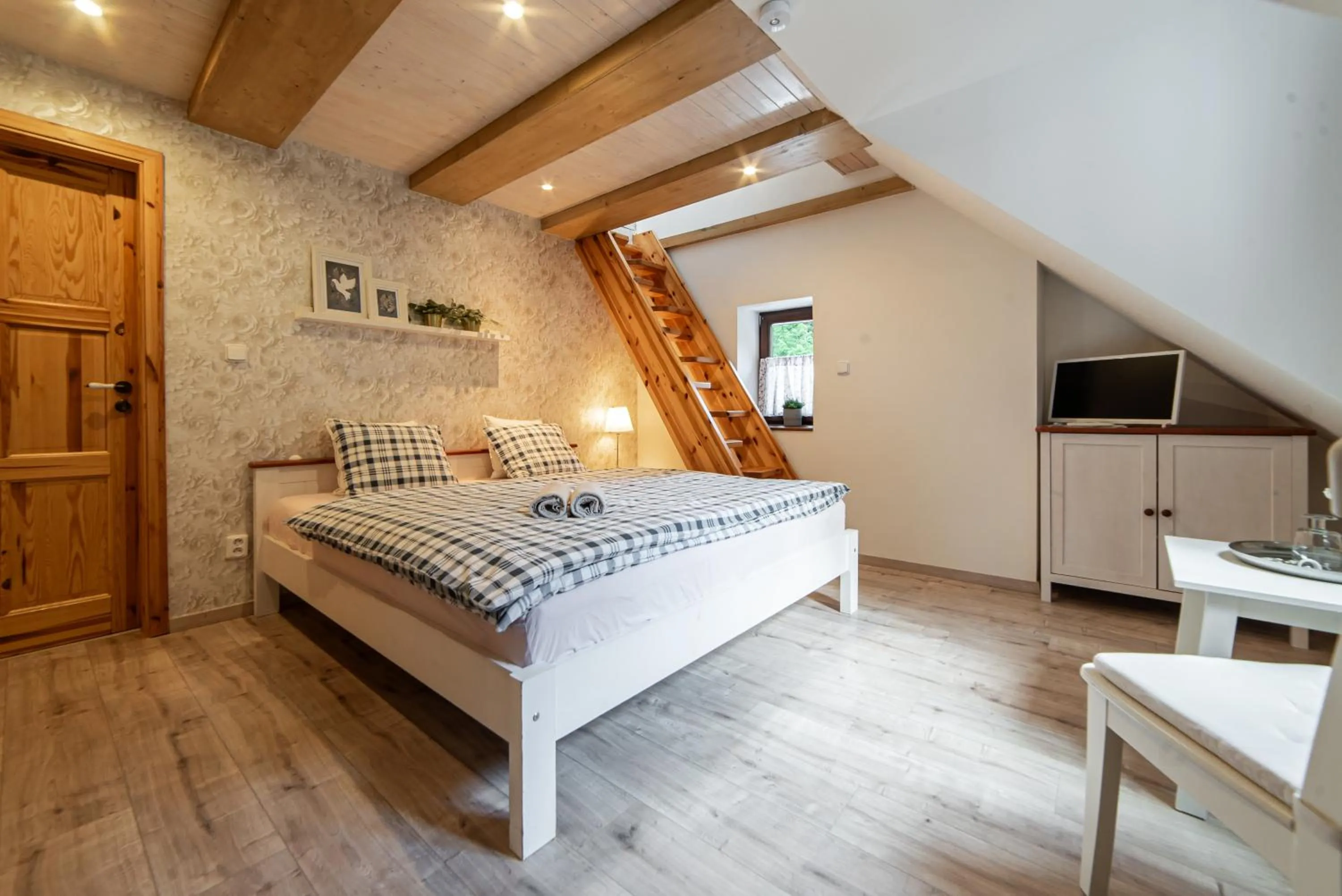 Bed in Hamr Divci Kamen