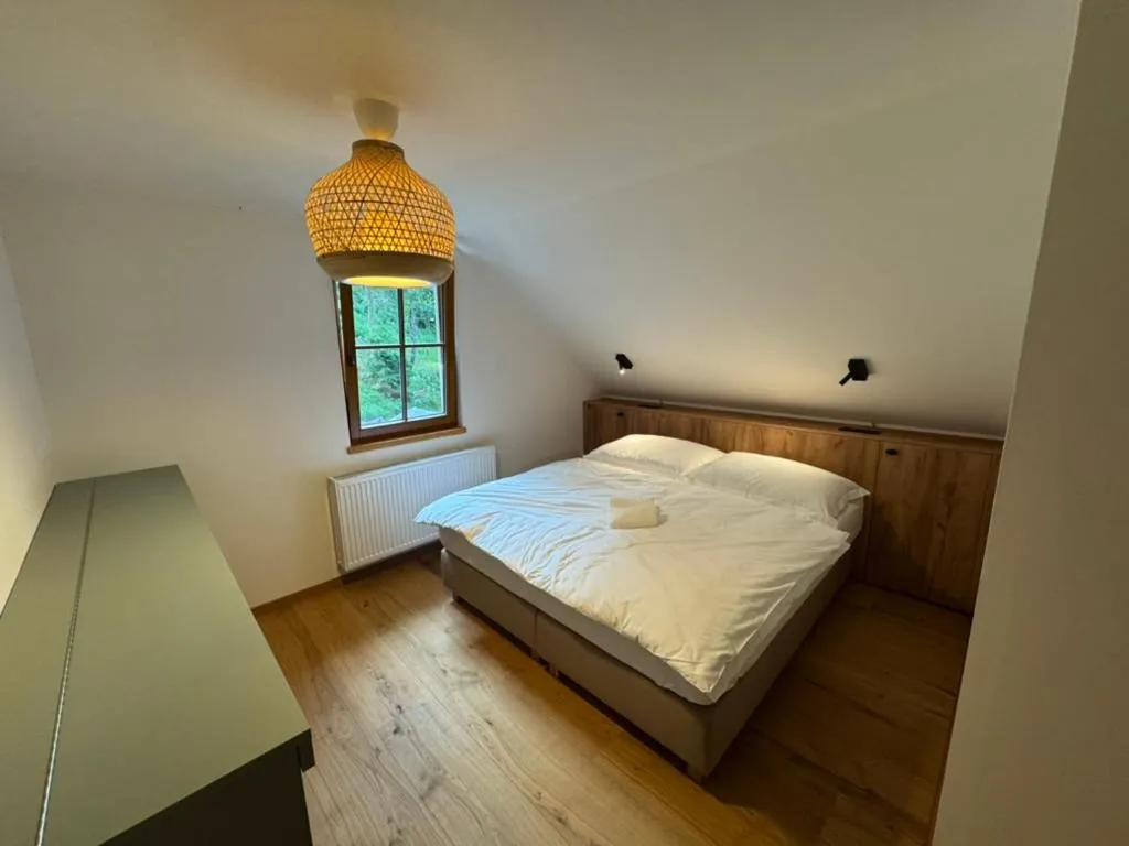 Bed in Hamr Divci Kamen