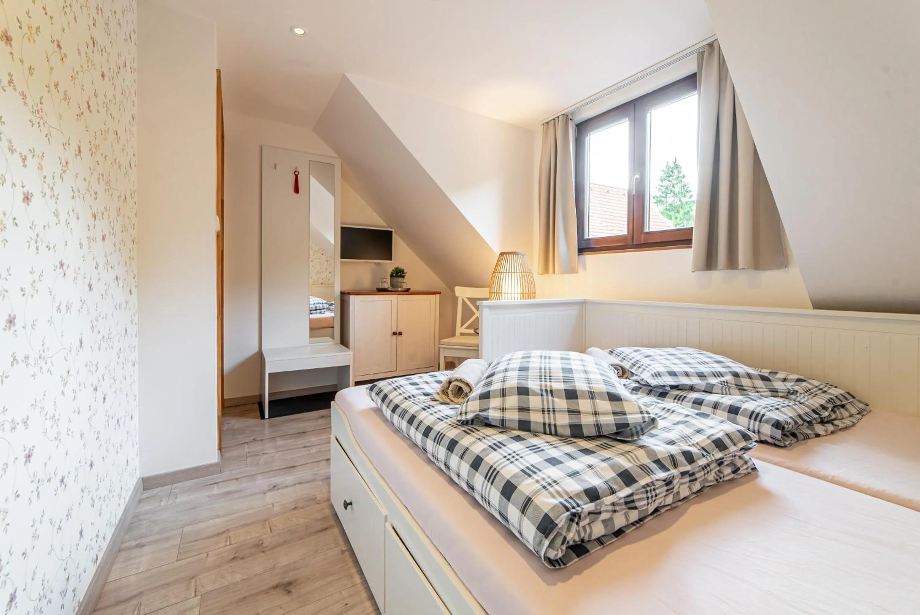 Bed in Hamr Divci Kamen