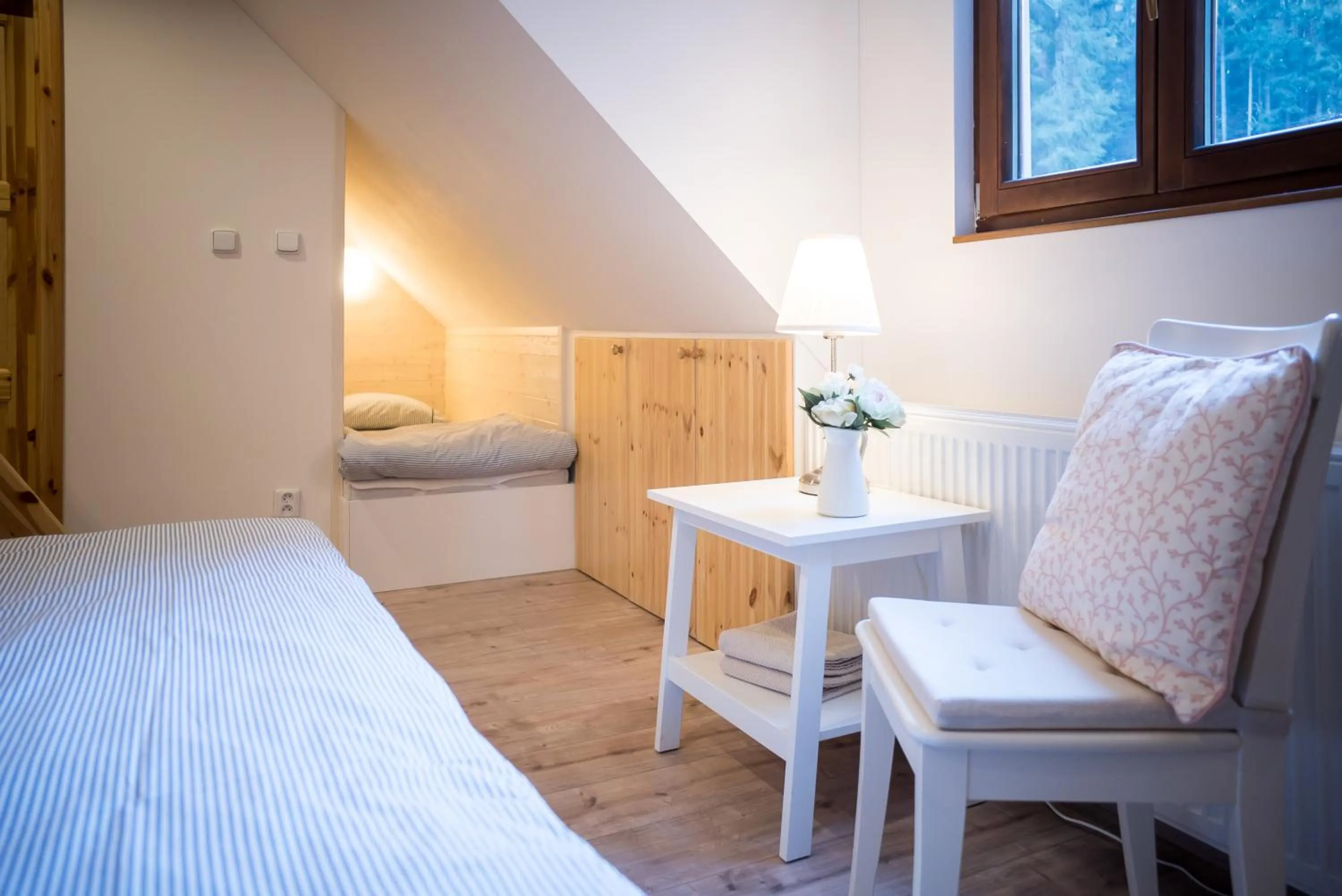 Seating area, Bed in Hamr Divci Kamen