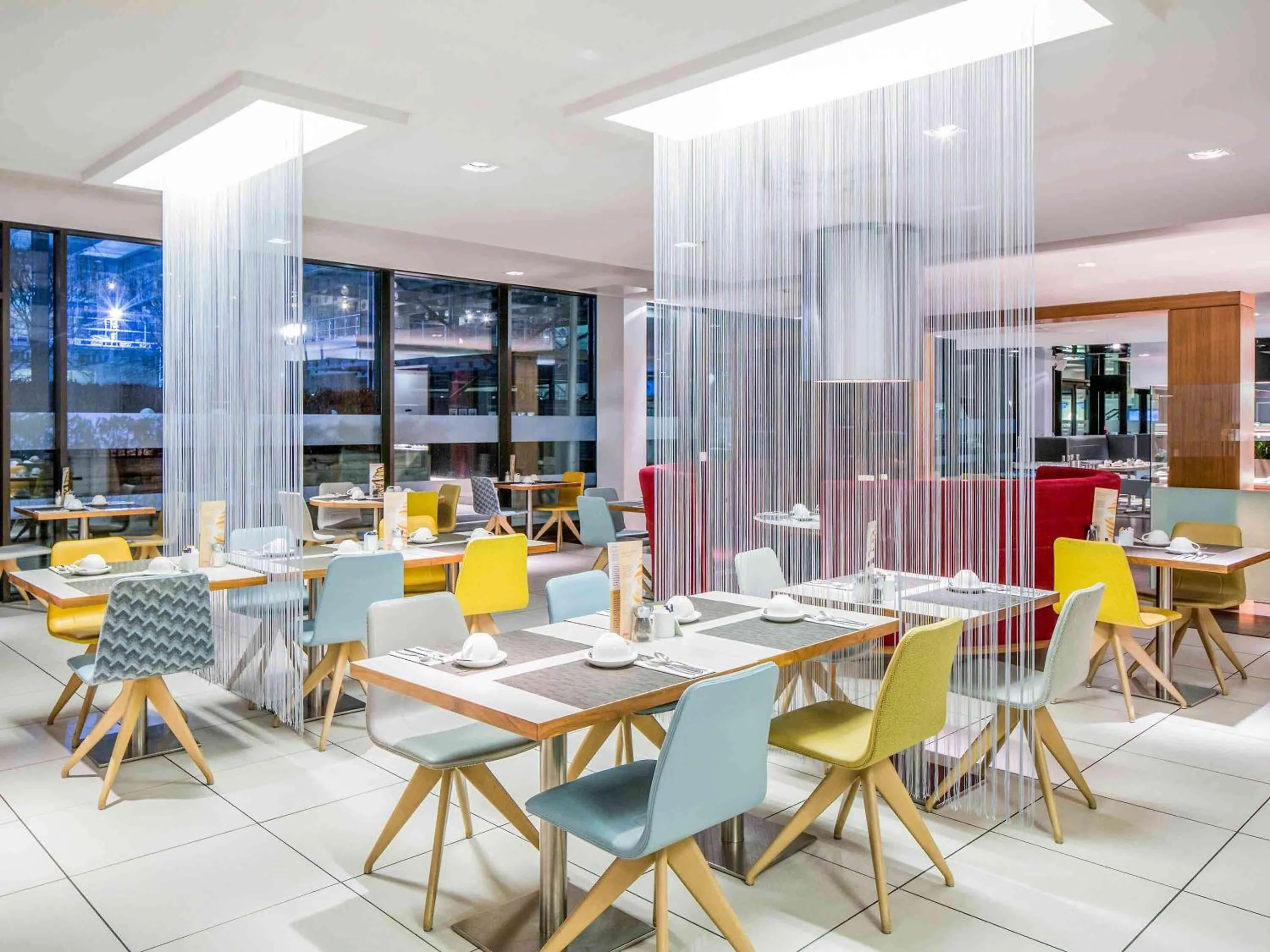 Restaurant/places to eat in Novotel London Paddington