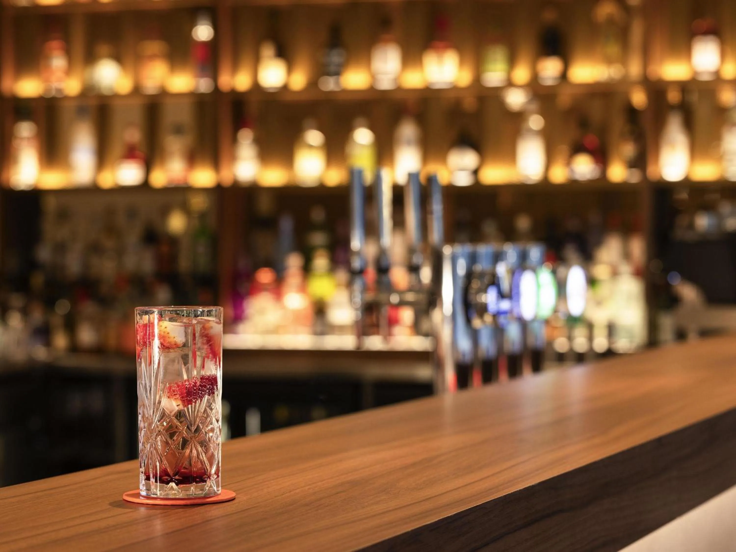 Lounge or bar in Novotel London Paddington