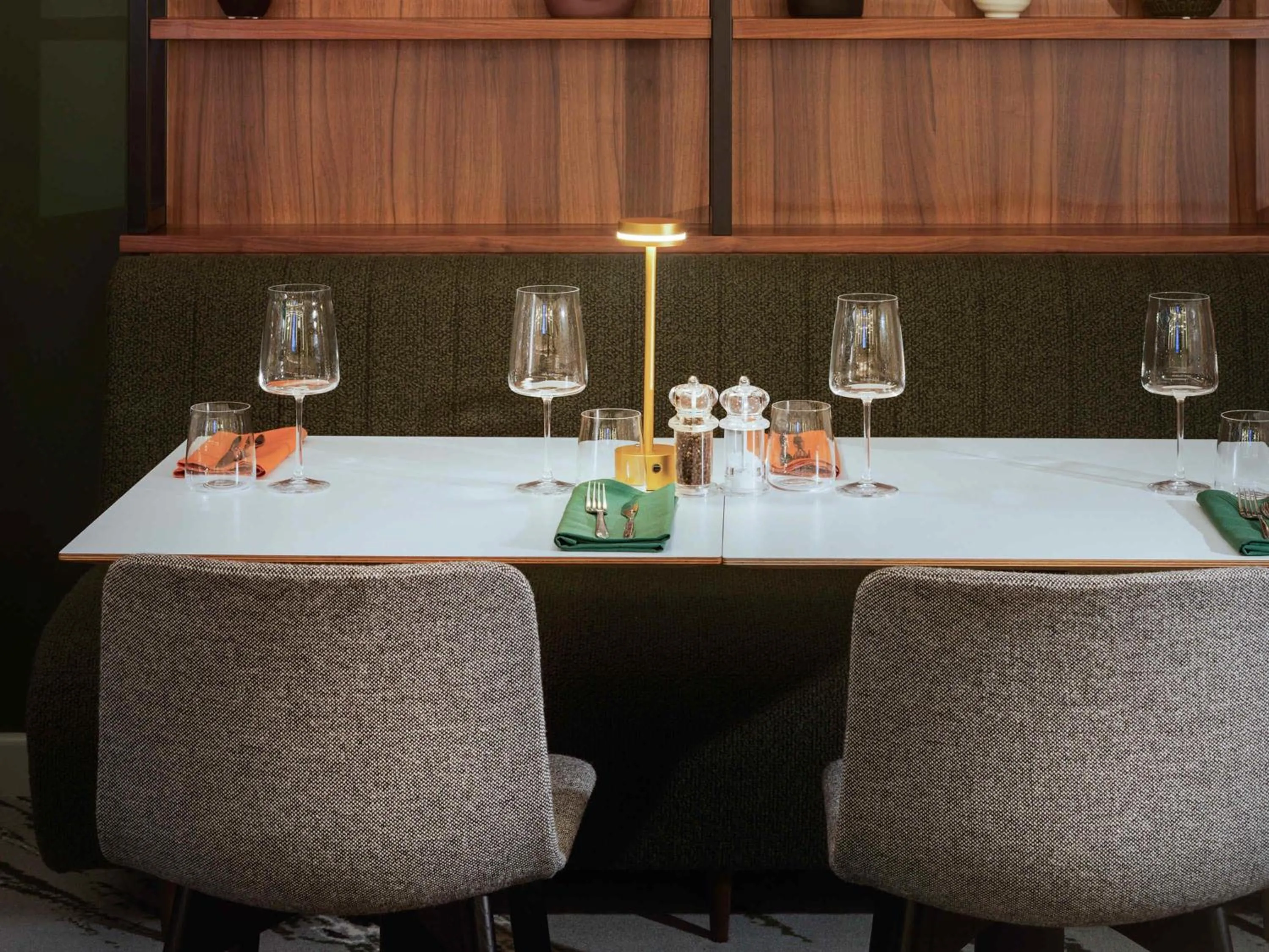 Restaurant/places to eat in Novotel London Paddington