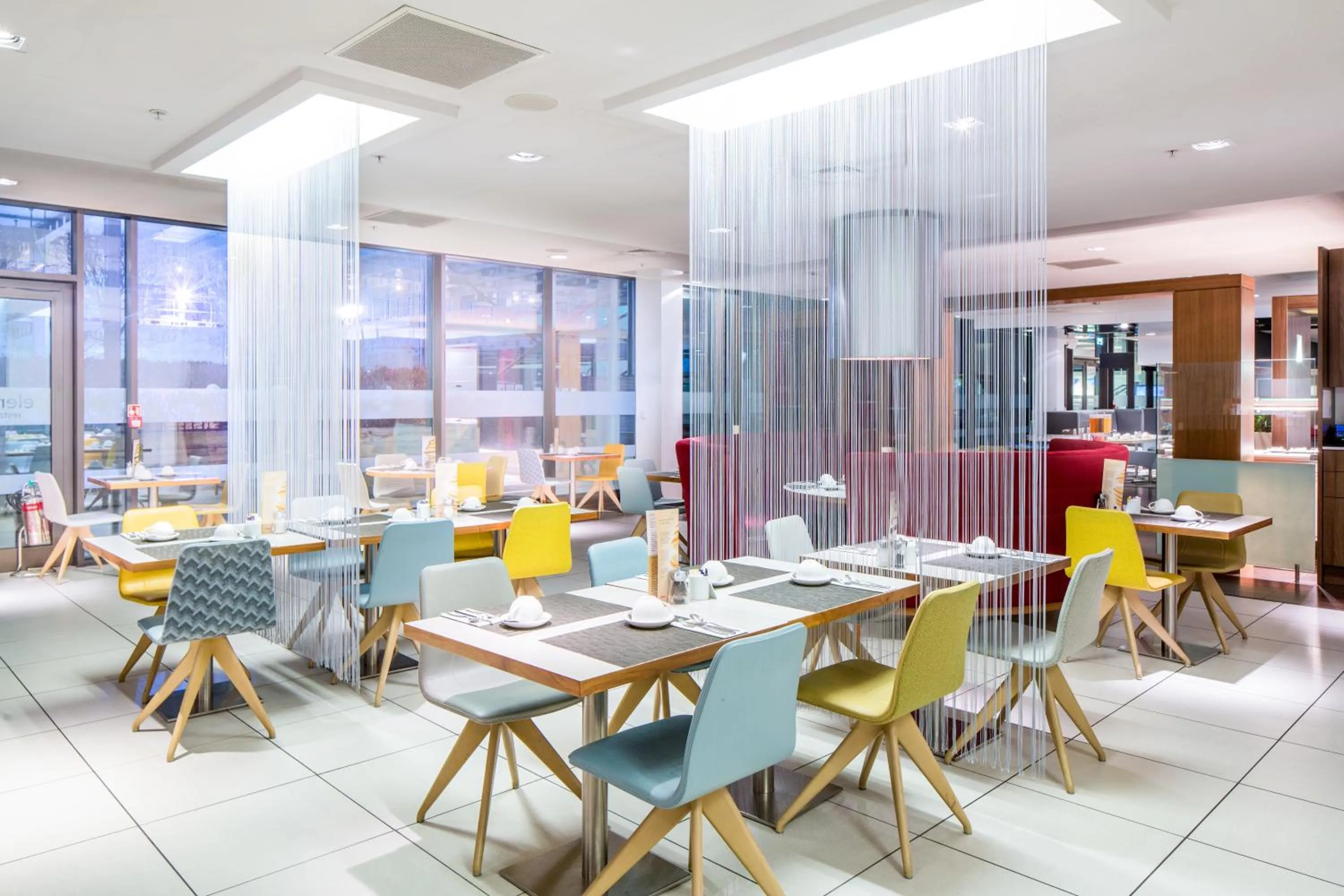 Restaurant/places to eat in Novotel London Paddington