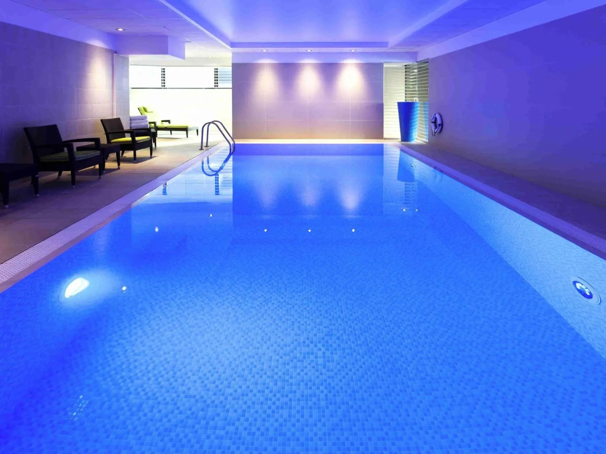 Pool view in Novotel London Paddington