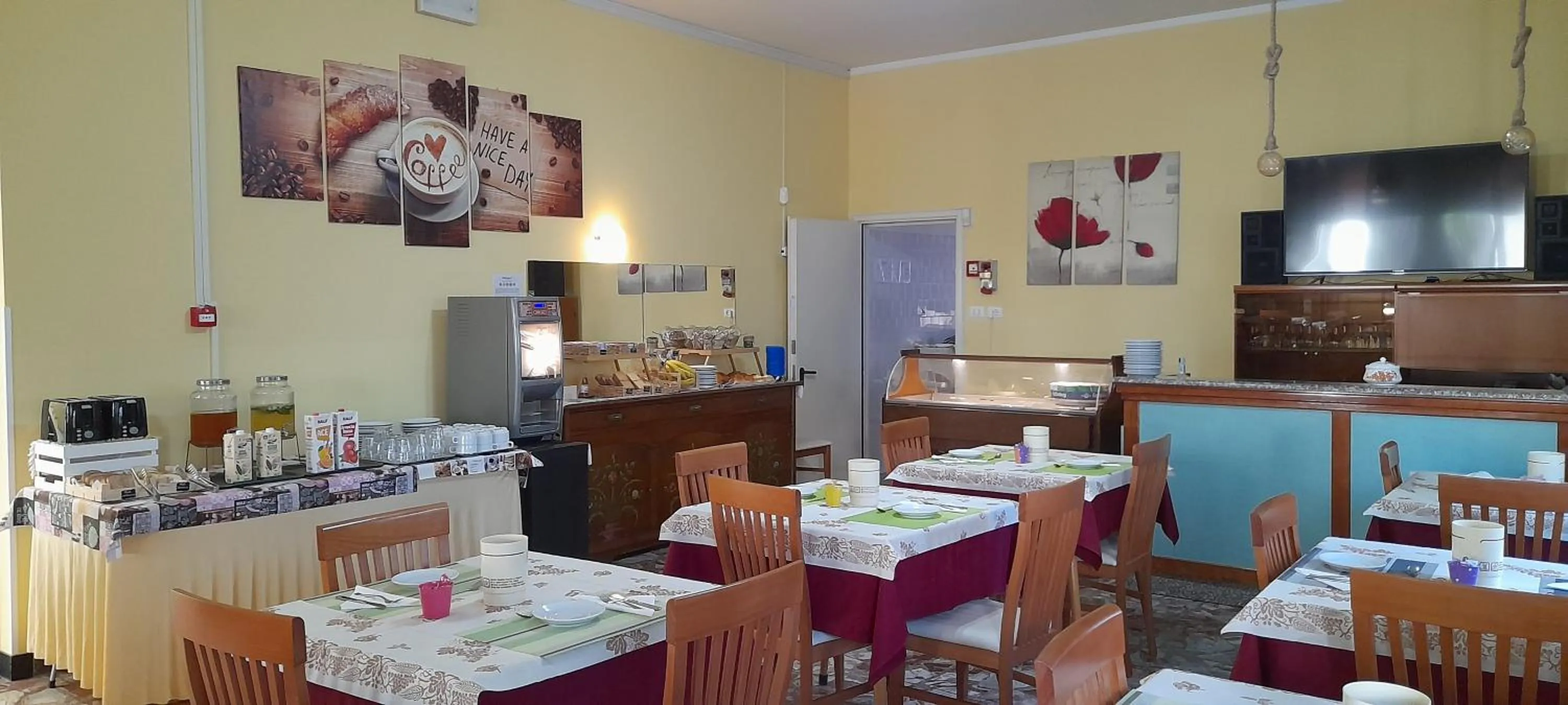 Food and drinks in Hotel Carmen Viserba