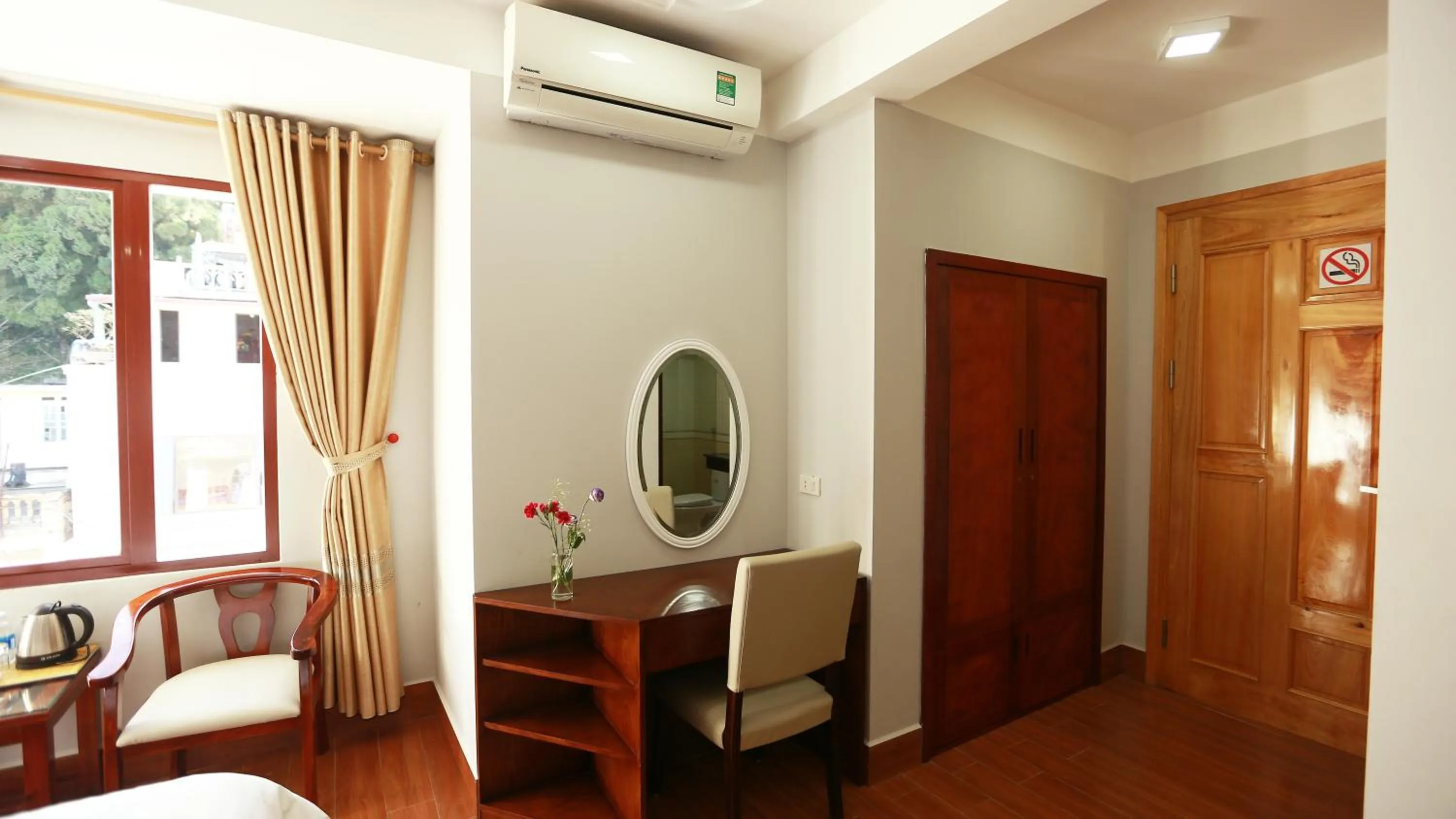 Seating area in Sapa Land Hotel