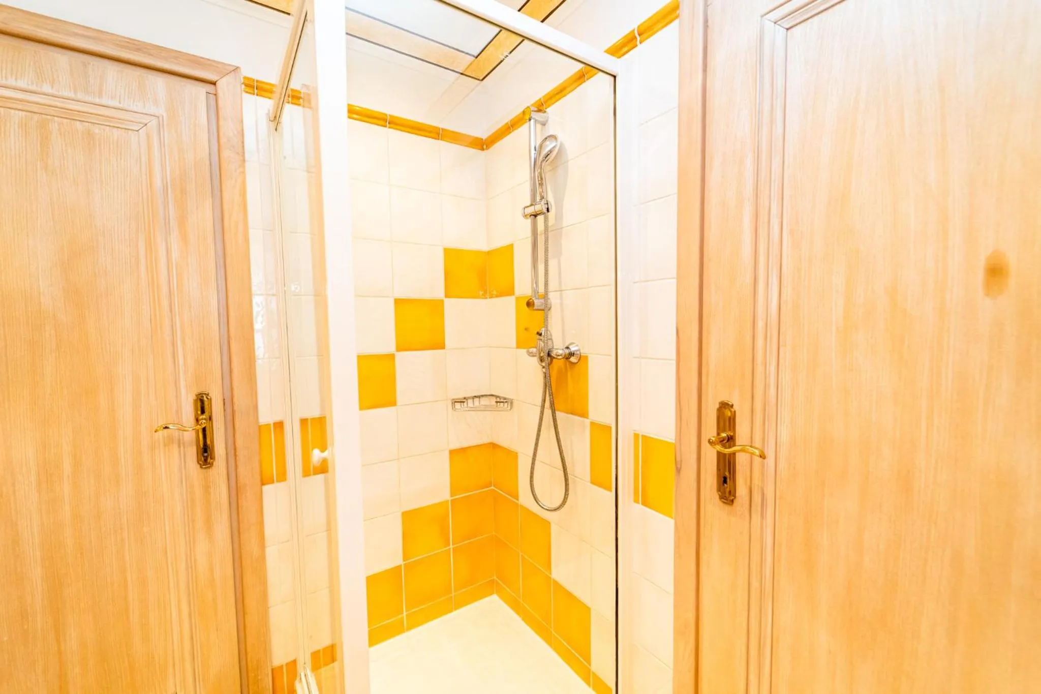 Shower in Hotel Miramar