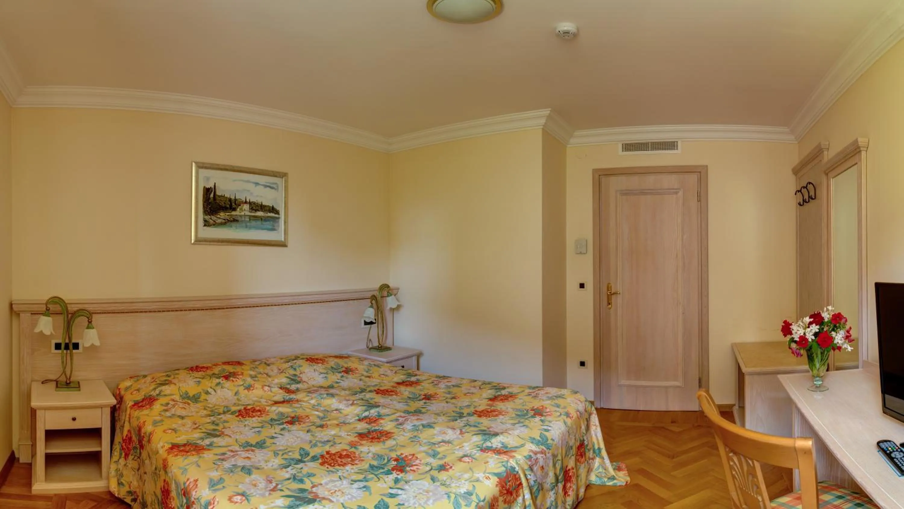 Bed in Hotel Miramar