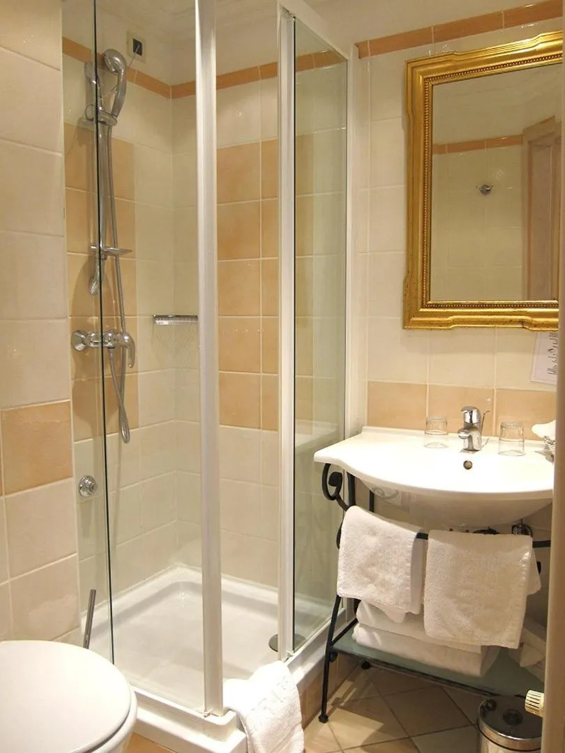 Bathroom in Hotel Miramar