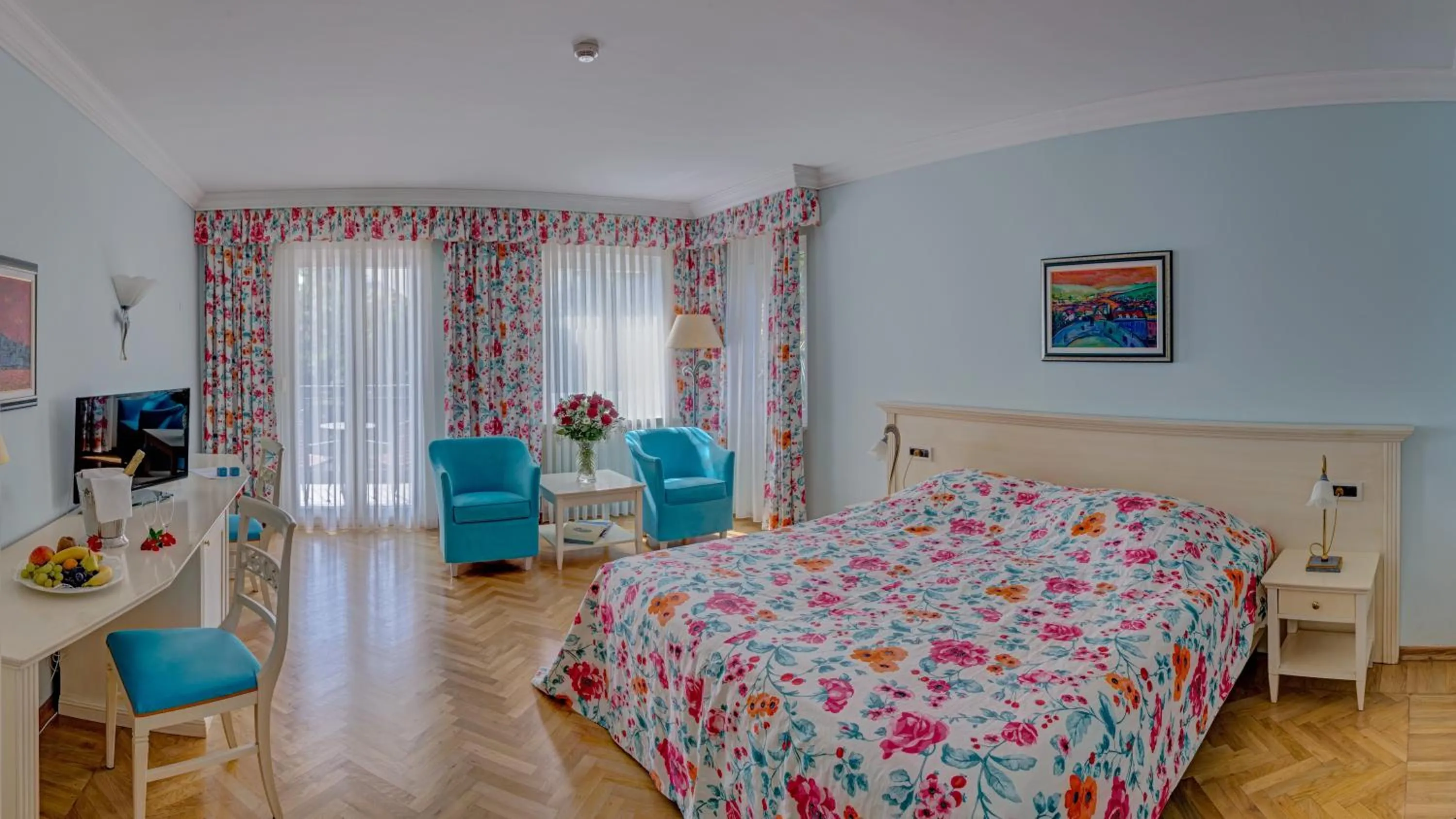 Photo of the whole room, Bed in Hotel Miramar