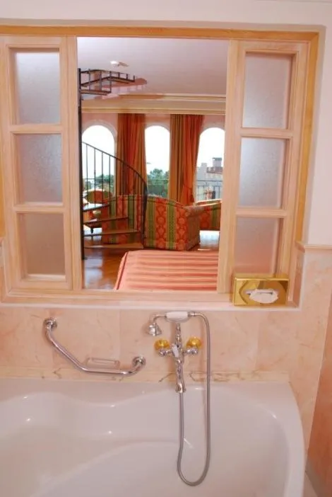 Bathroom in Hotel Miramar