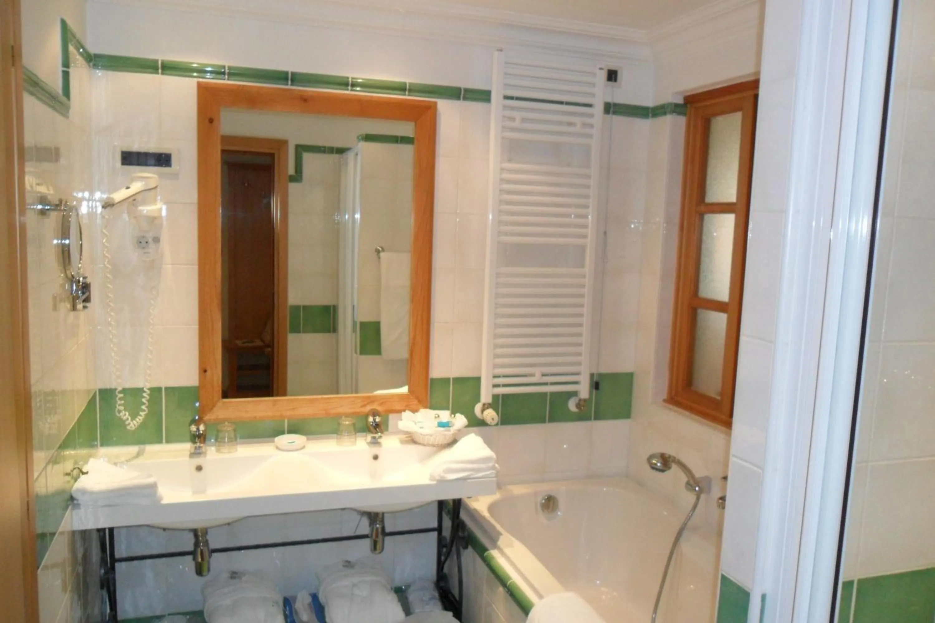 Shower in Hotel Miramar