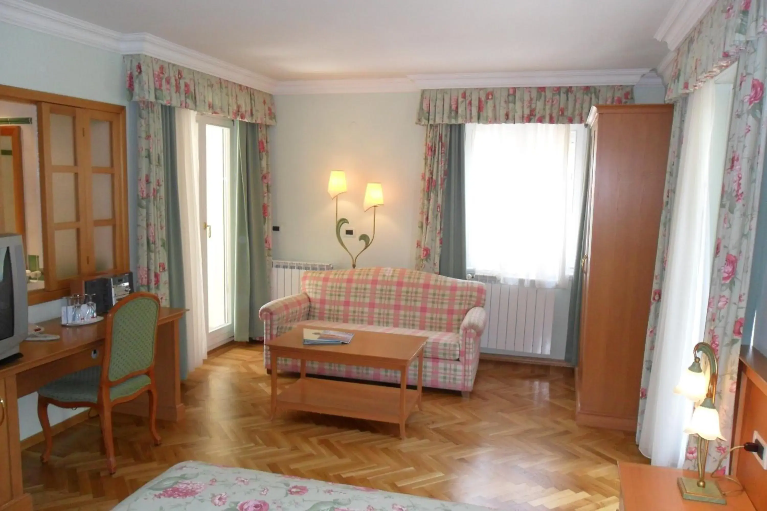 Superior Double Room with Balcony in Hotel Miramar Superior Double Room with Balcony in Hotel Miramar