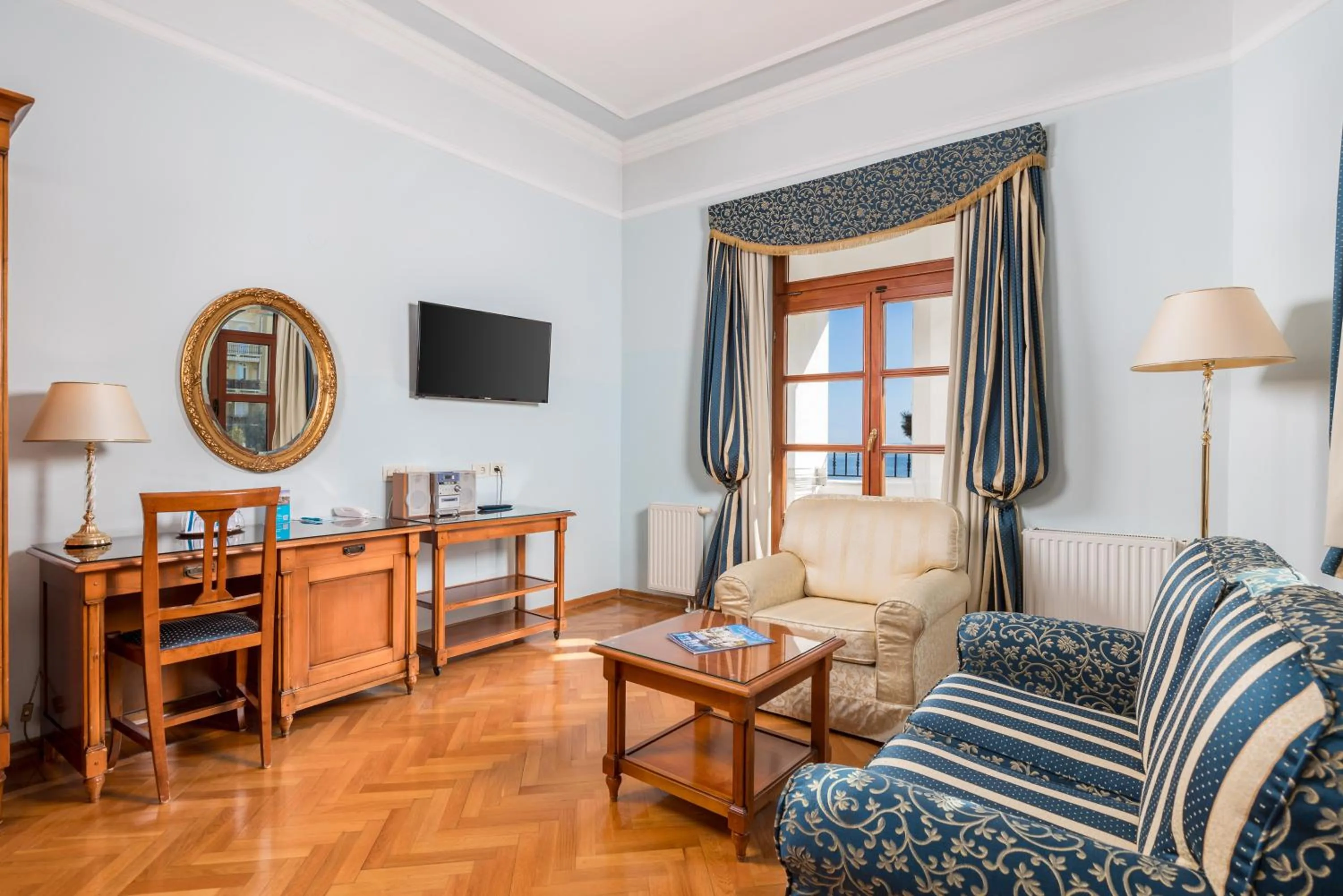 TV and multimedia in Hotel Miramar