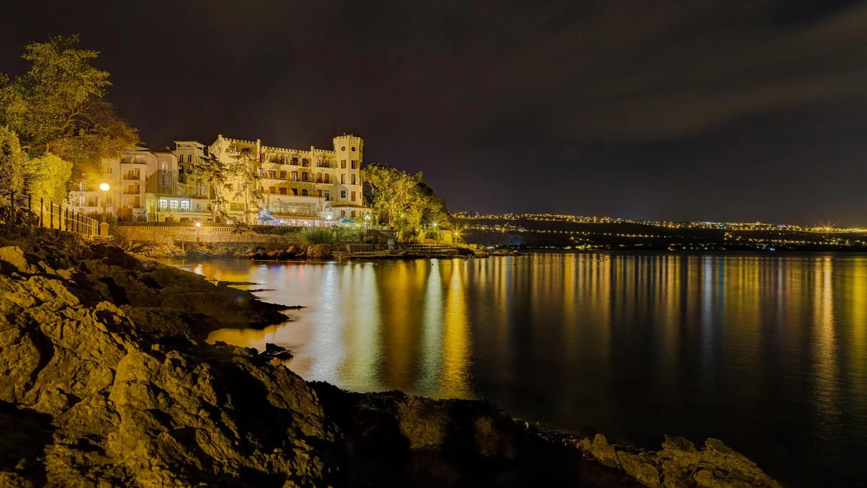 Property building in Hotel Miramar Property building in Hotel Miramar