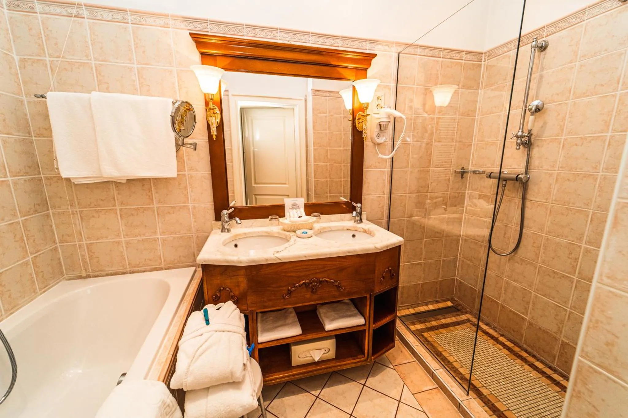 Shower in Hotel Miramar