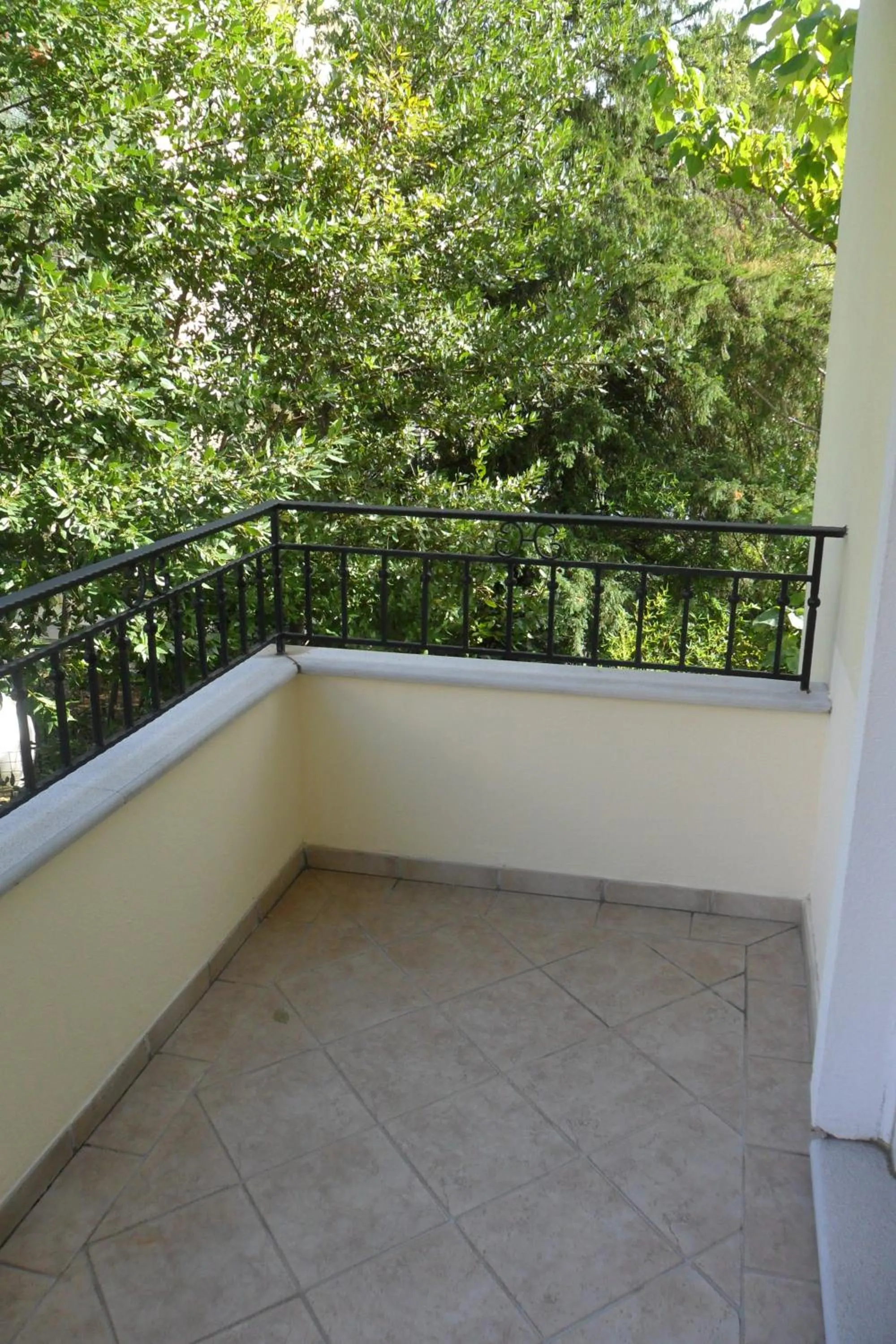 Day in Hotel Miramar