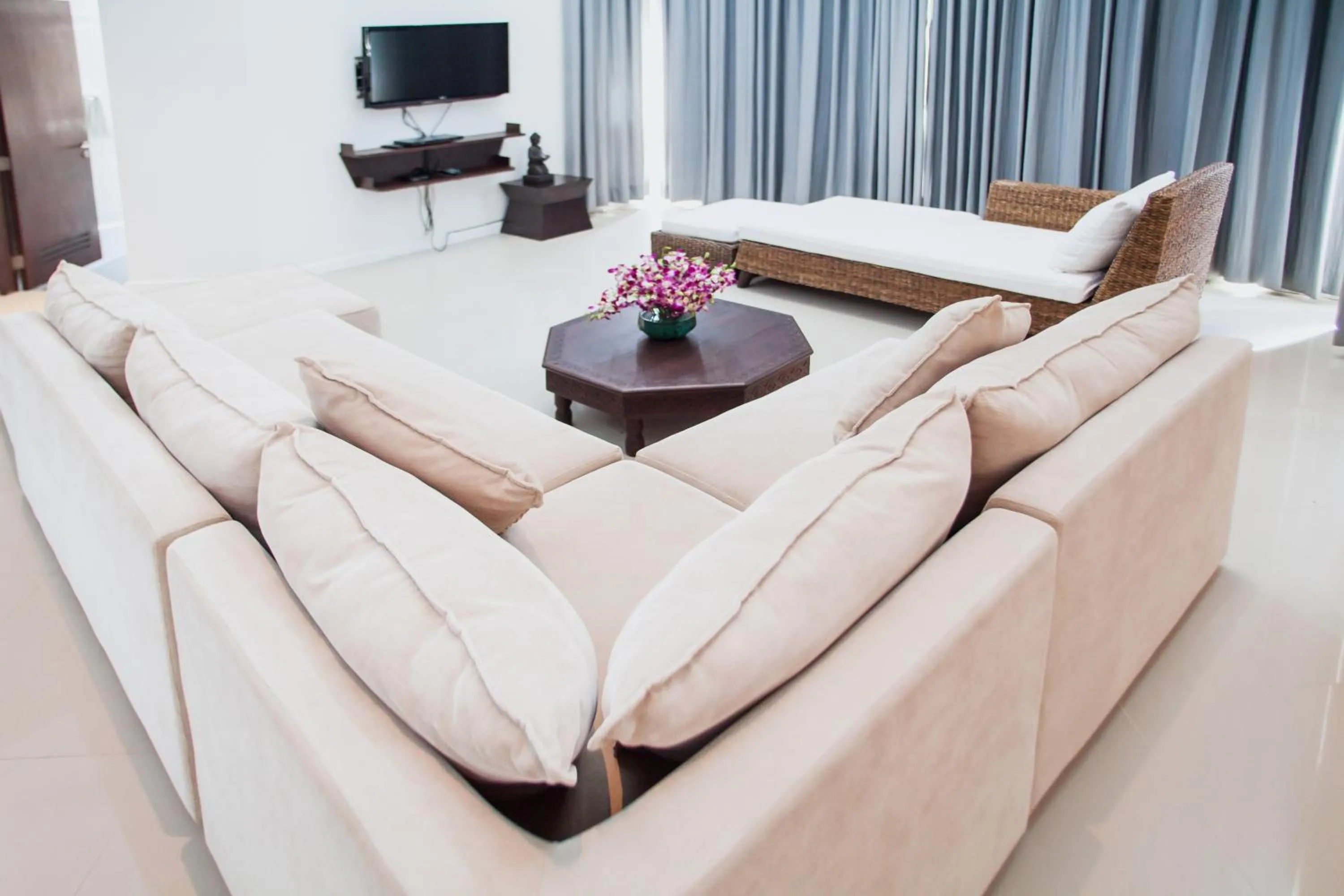 Living room, Bed in Amatapura Villa 26