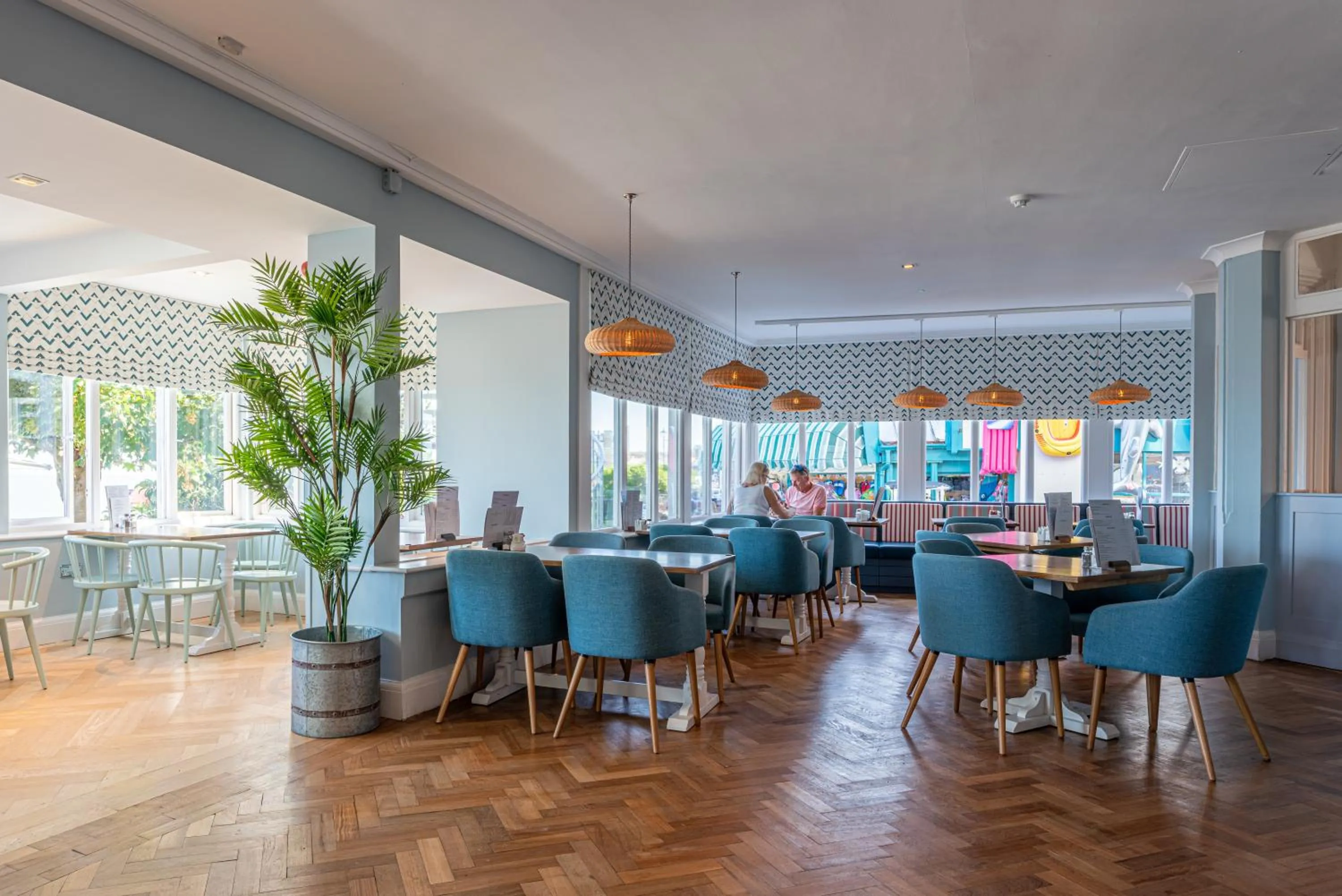 Restaurant/places to eat in The Royal Albion