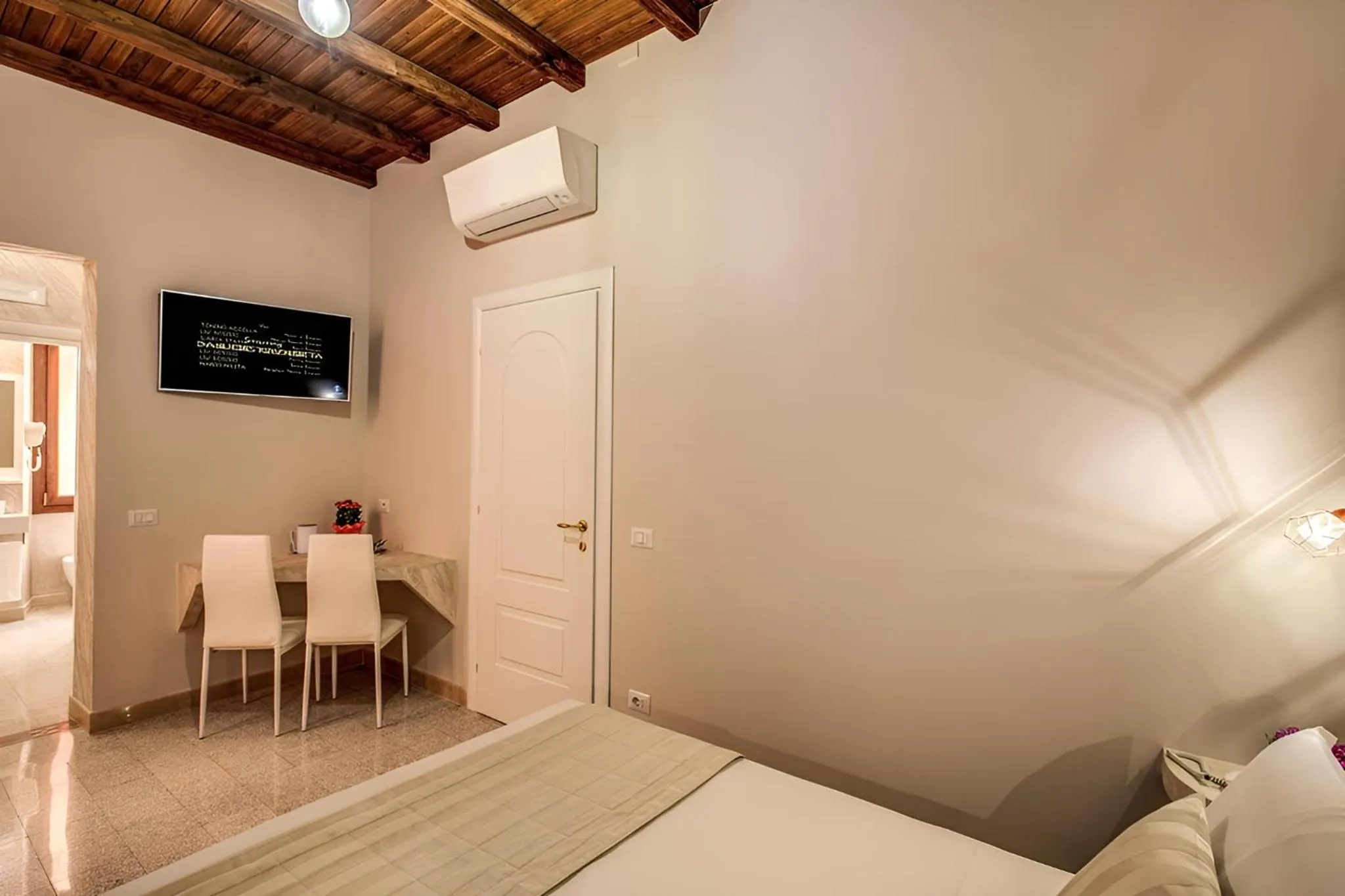 TV and multimedia, Bed in Colosseo Accomodation Room Guest House