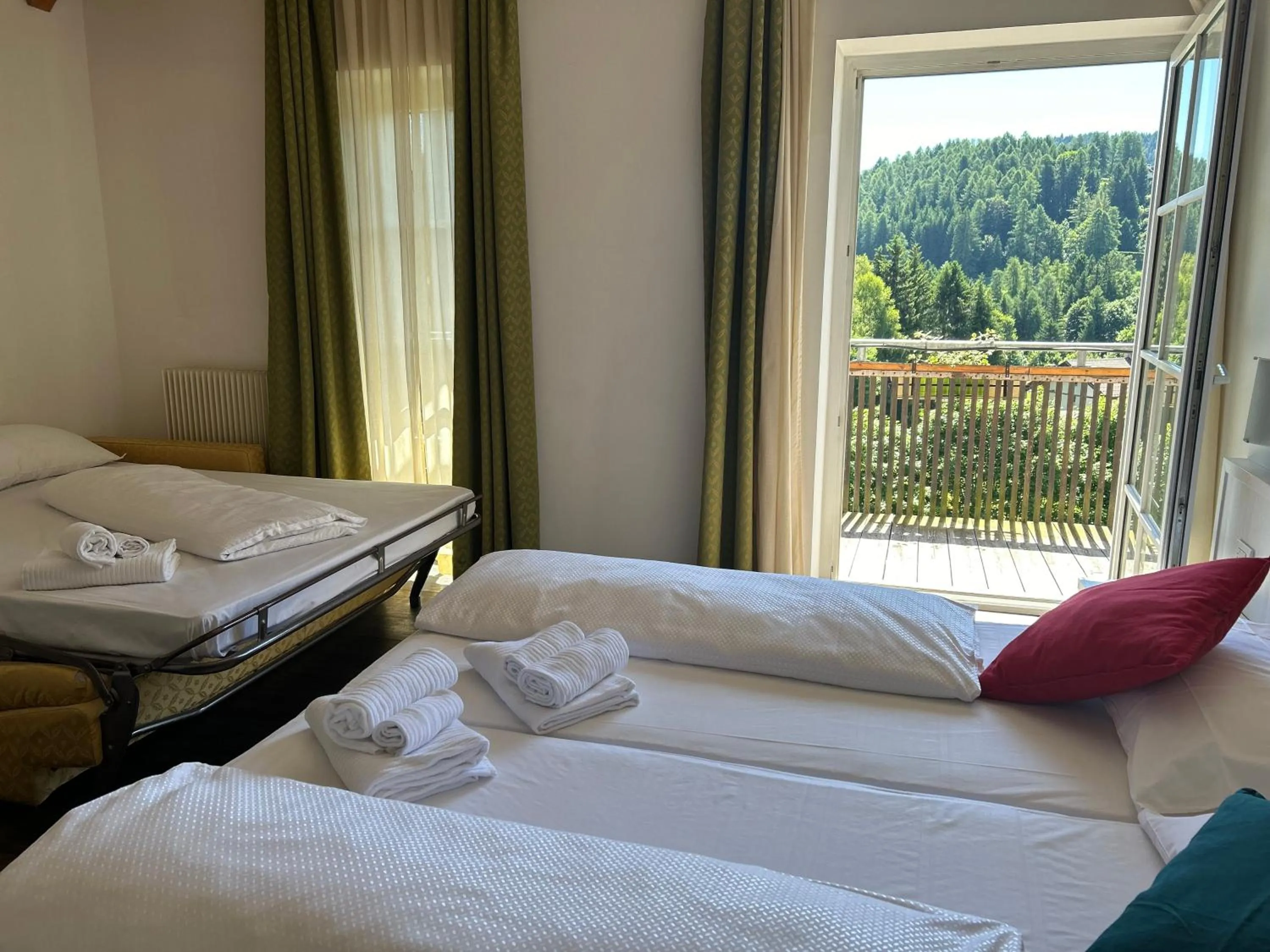 Bed in Alpen Hotel Eghel