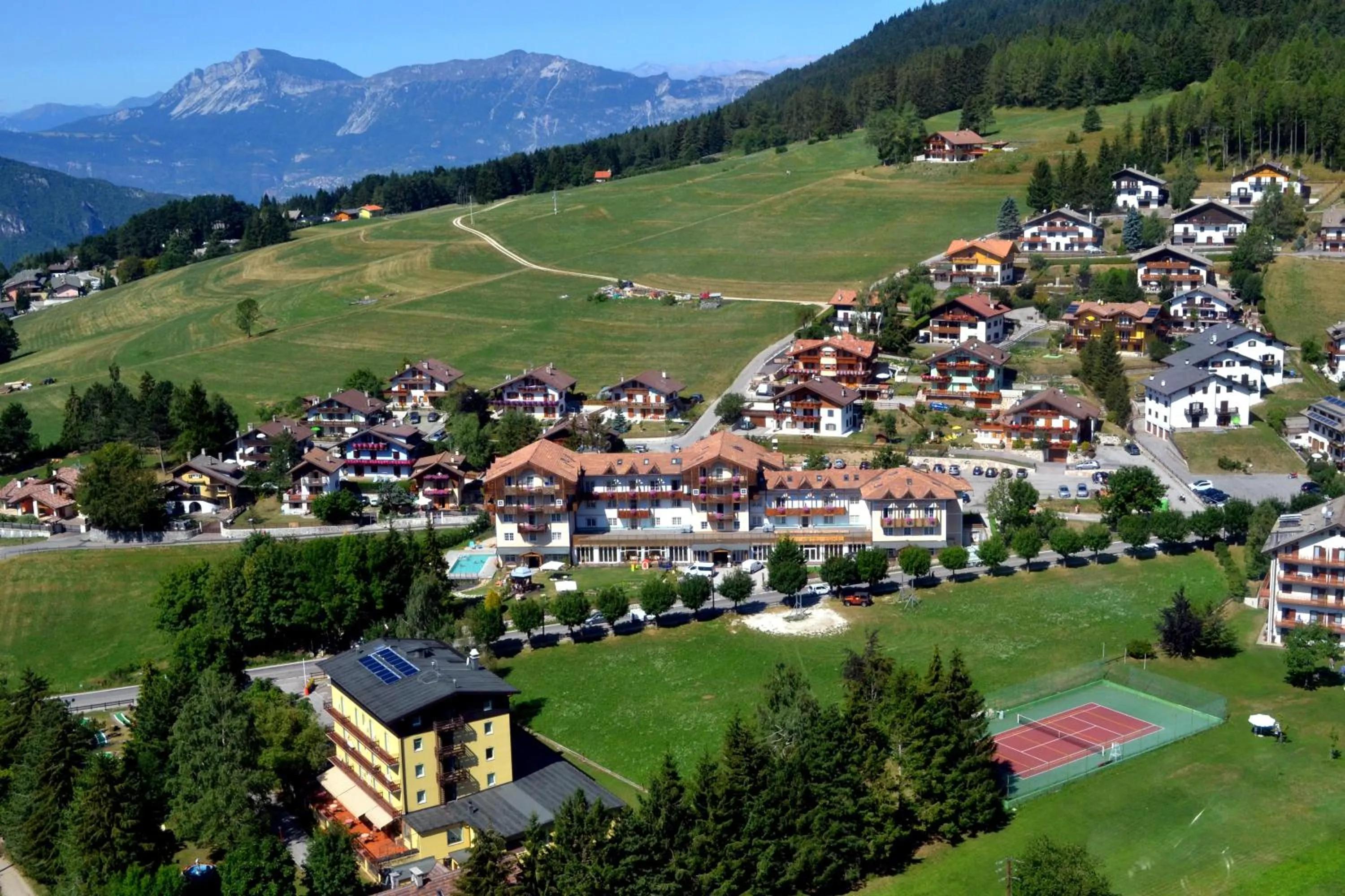 Facade/entrance in Alpen Hotel Eghel