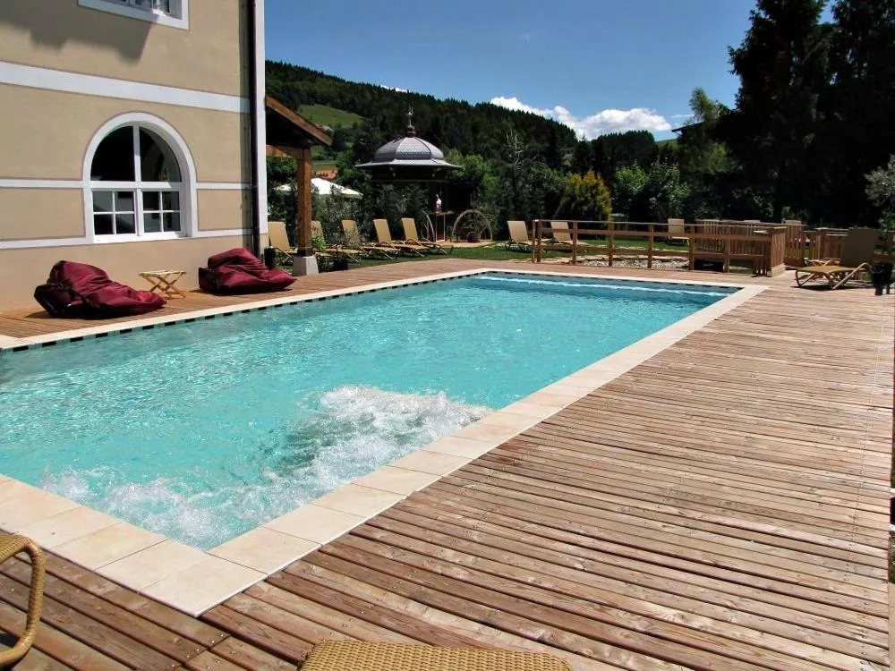 Property building in Alpen Hotel Eghel