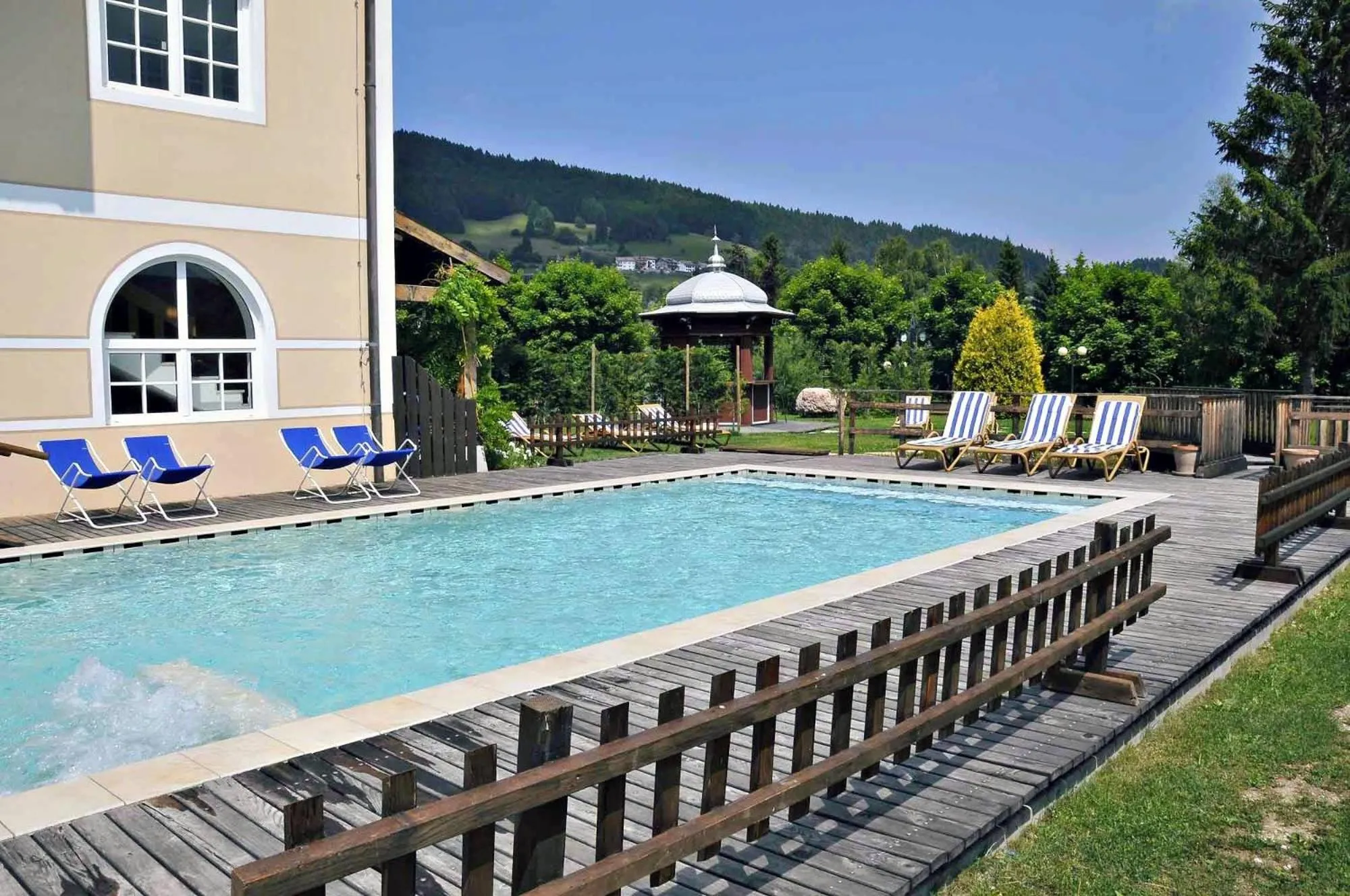 Swimming pool in Alpen Hotel Eghel