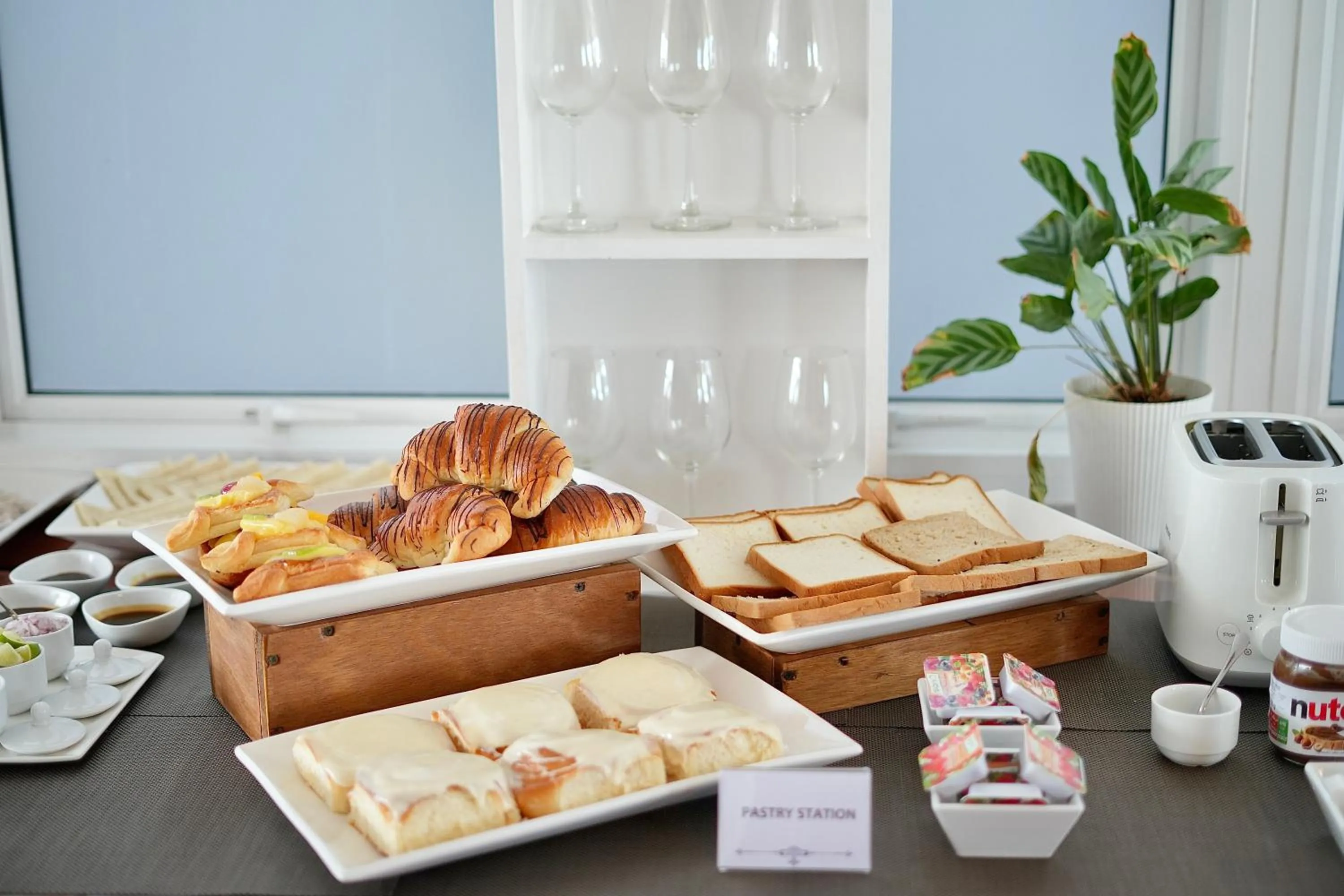 Food in Amina Residency