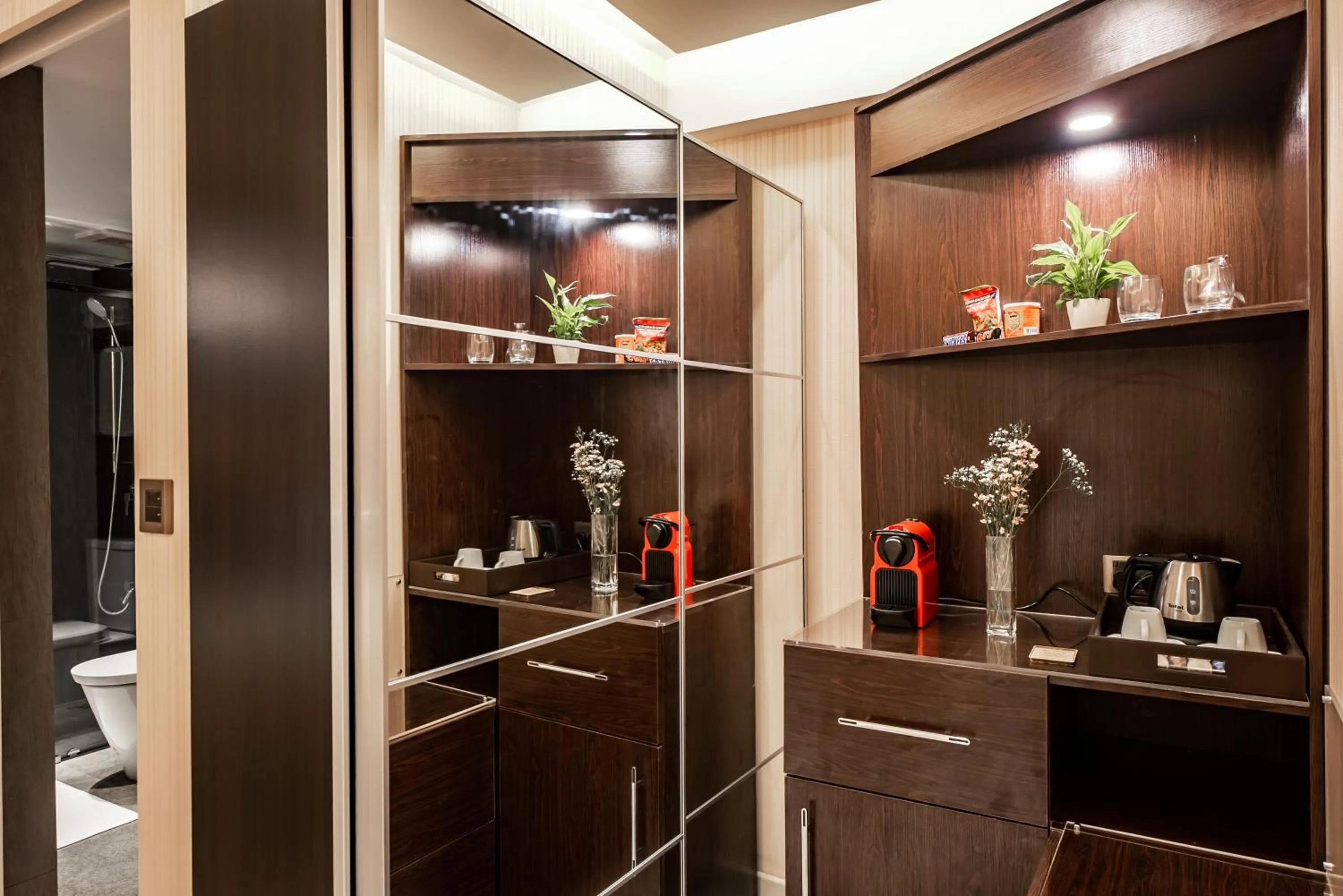 Coffee/tea facilities in Amina Residency