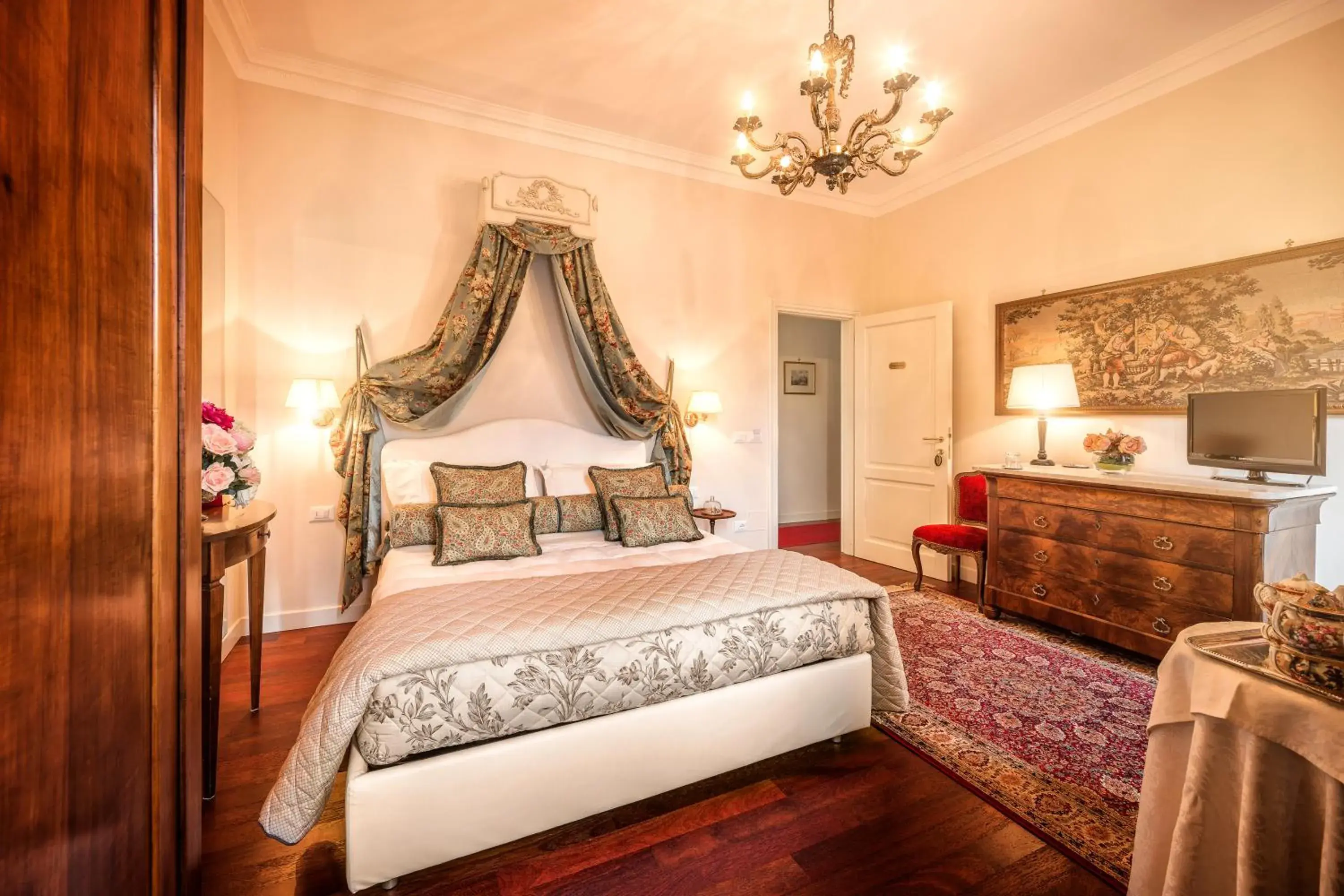 Photo of the whole room, Bed in Duchessa Margherita Chateaux & Hotels Photo of the whole room, Bed in Duchessa Margherita Chateaux & Hotels