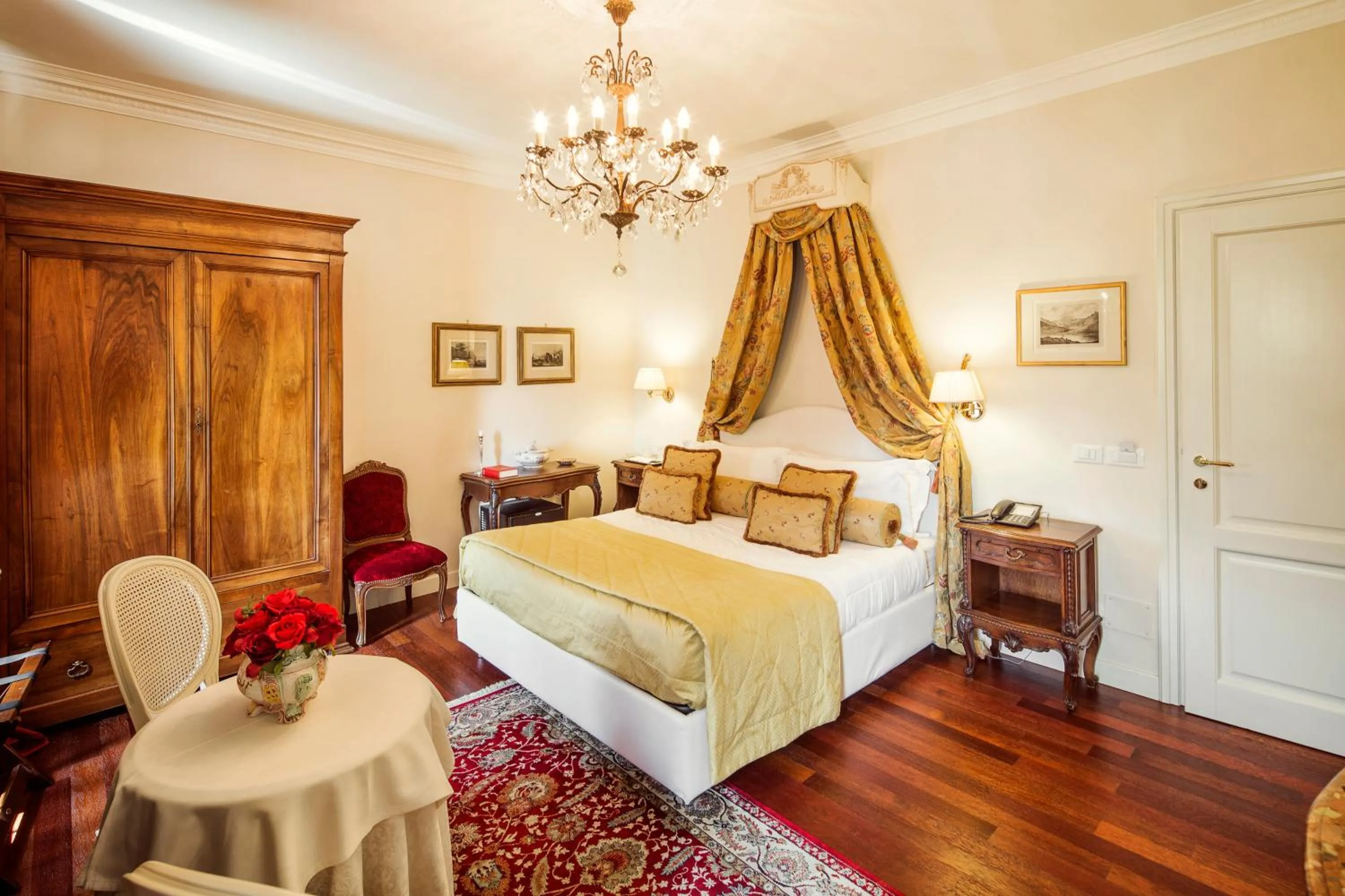Photo of the whole room, Bed in Duchessa Margherita Chateaux & Hotels