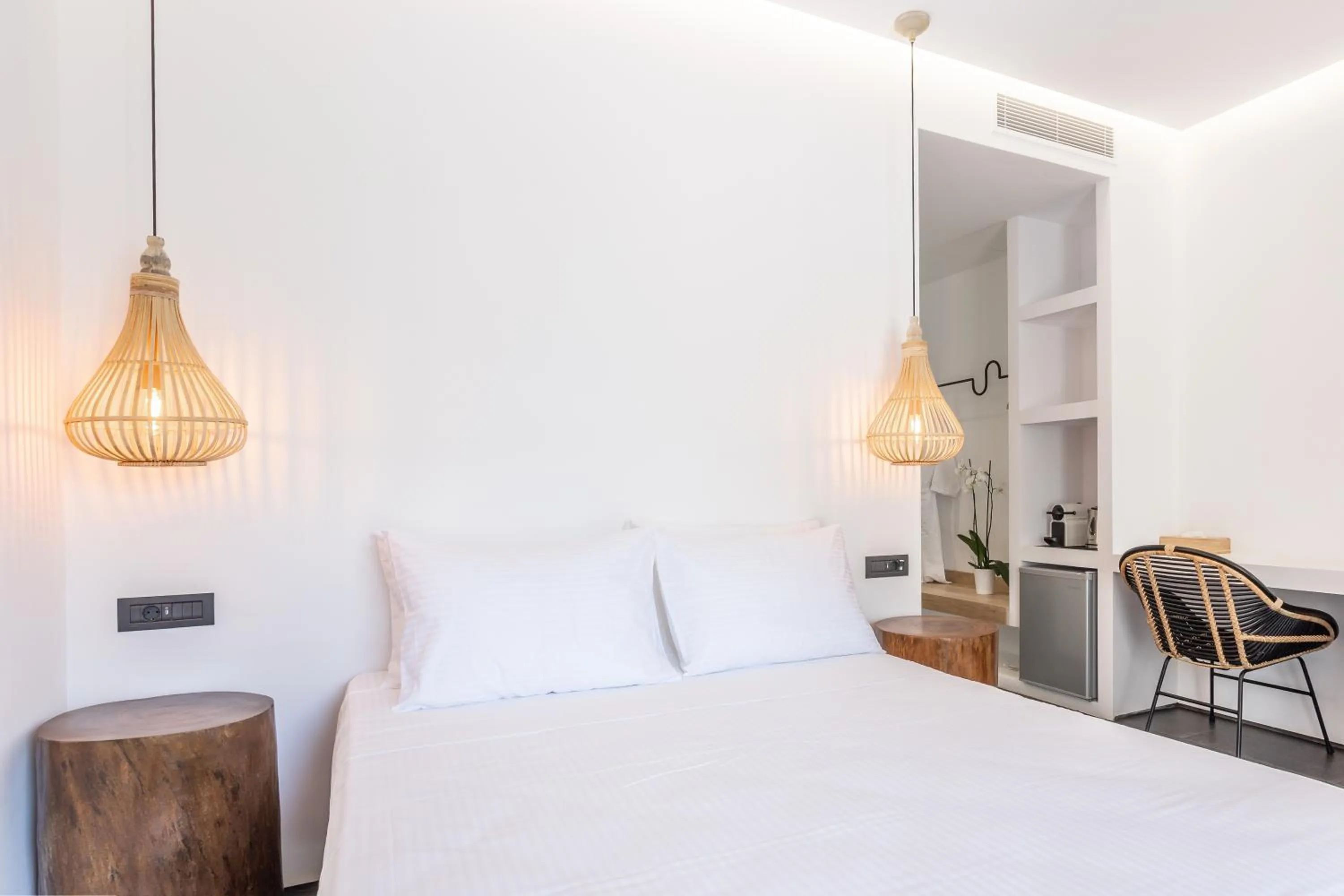 Bedroom, Bed in Aegean Gem