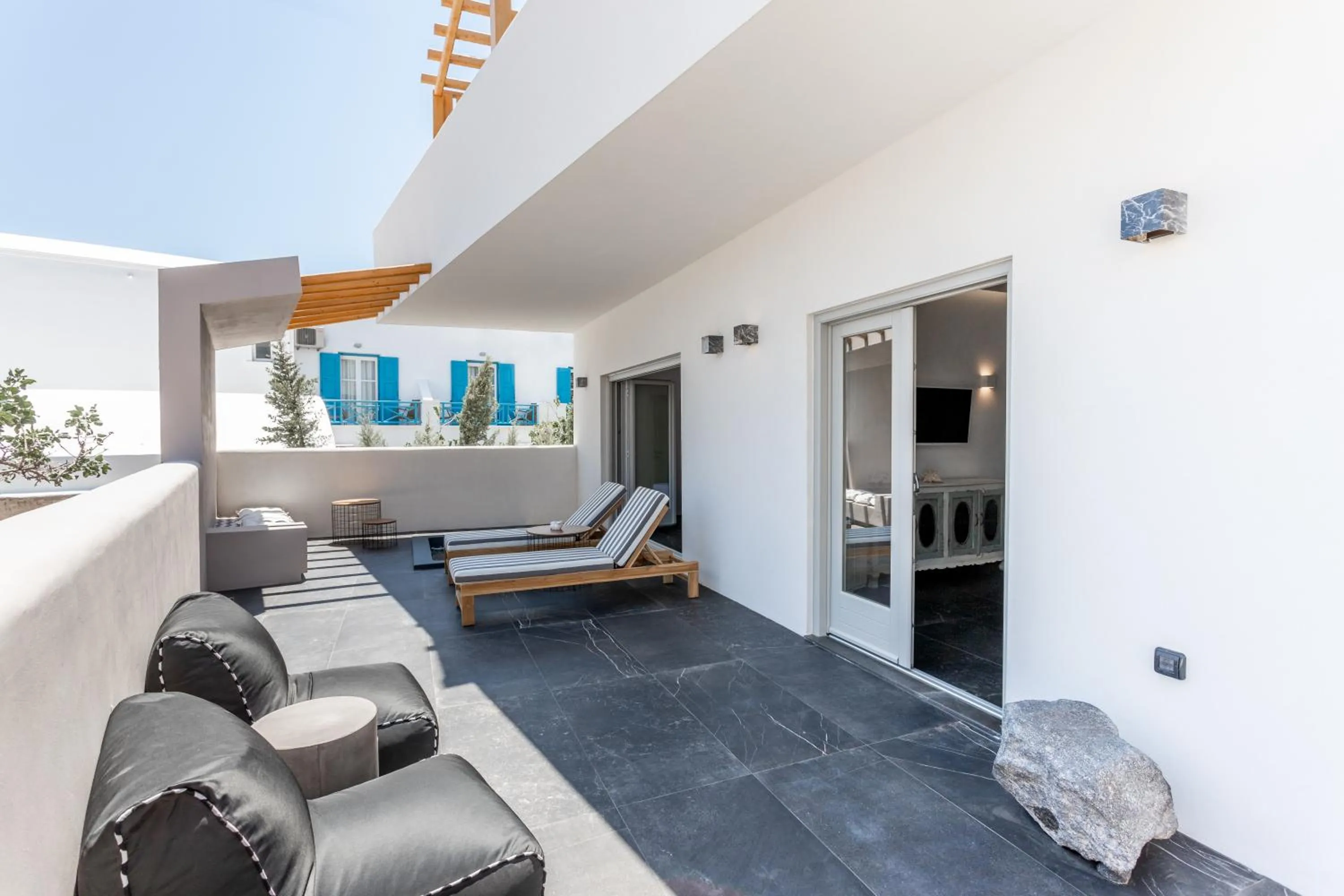 Hot Tub in Aegean Gem