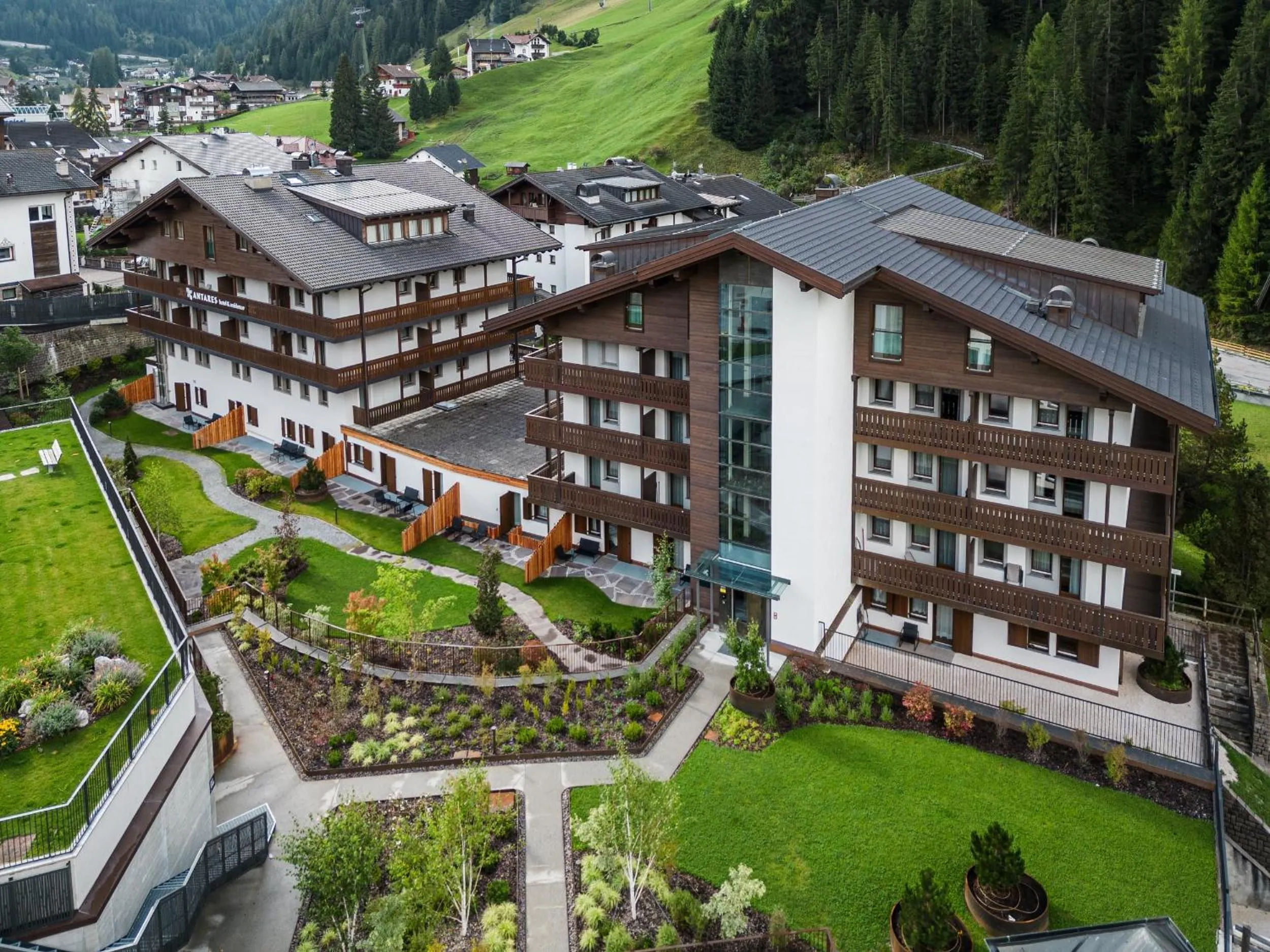 Property building in Residence Antares