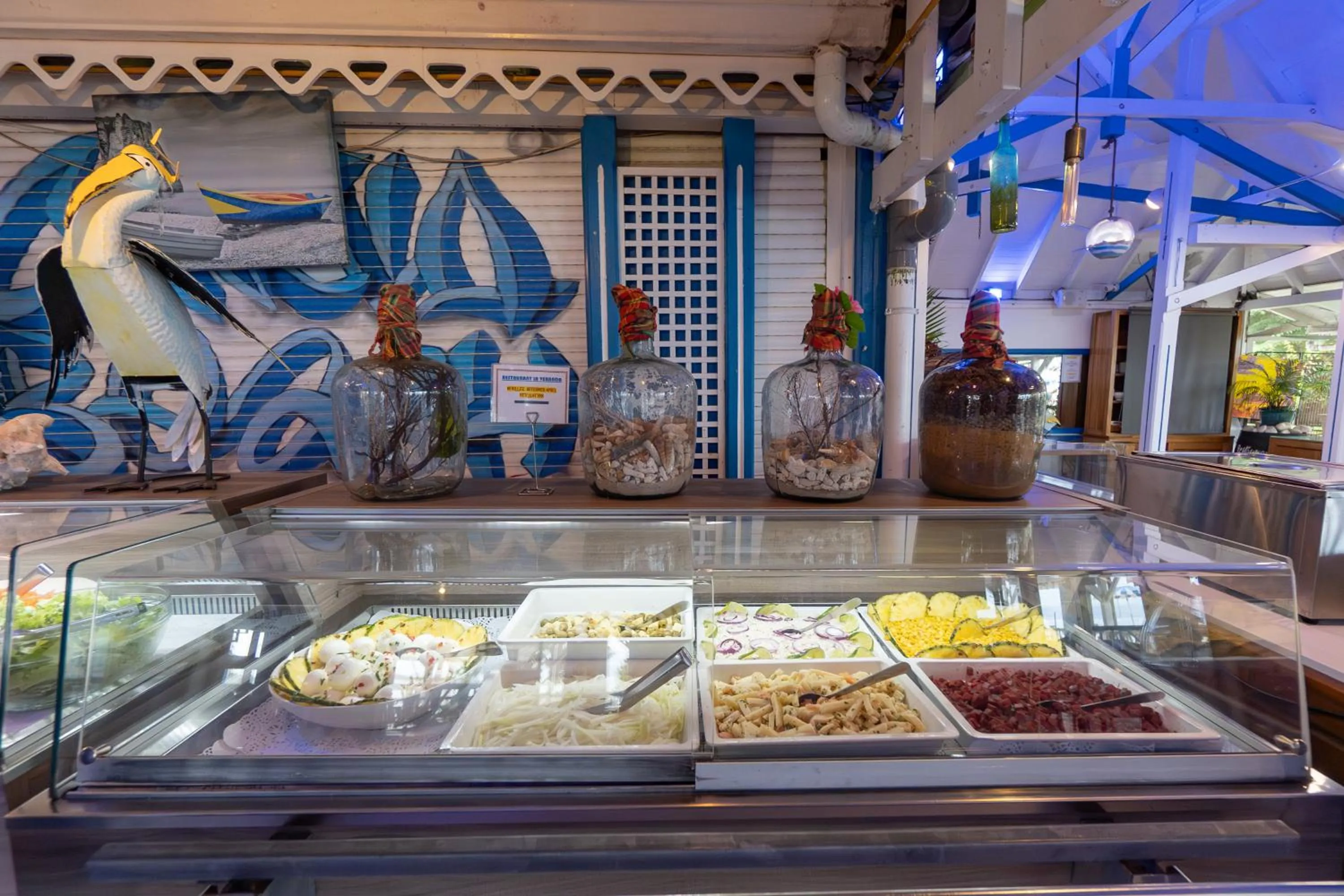 Food and drinks in Canella Beach Hotel