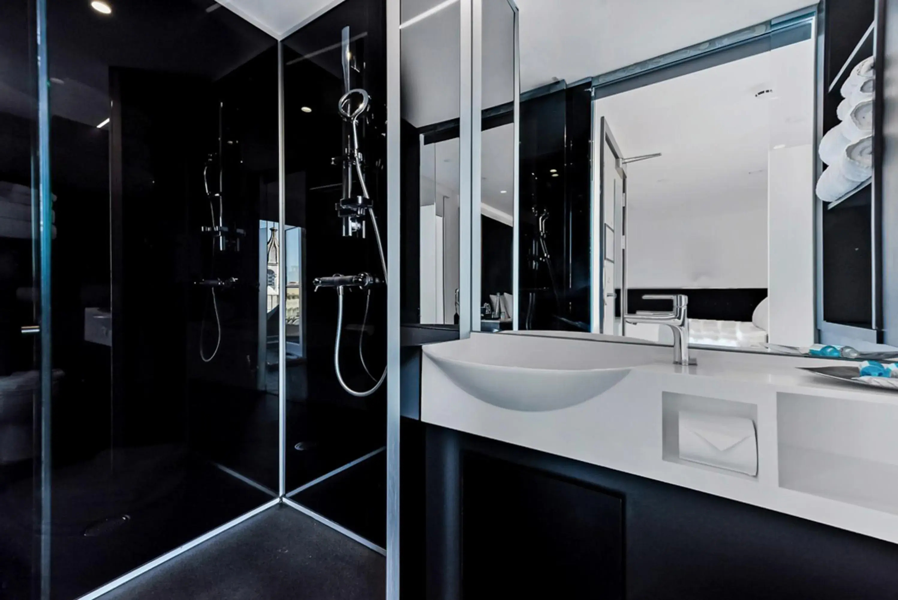 Junior Suite with Terrace in The Z Hotel Covent Garden Junior Suite with Terrace in The Z Hotel Covent Garden