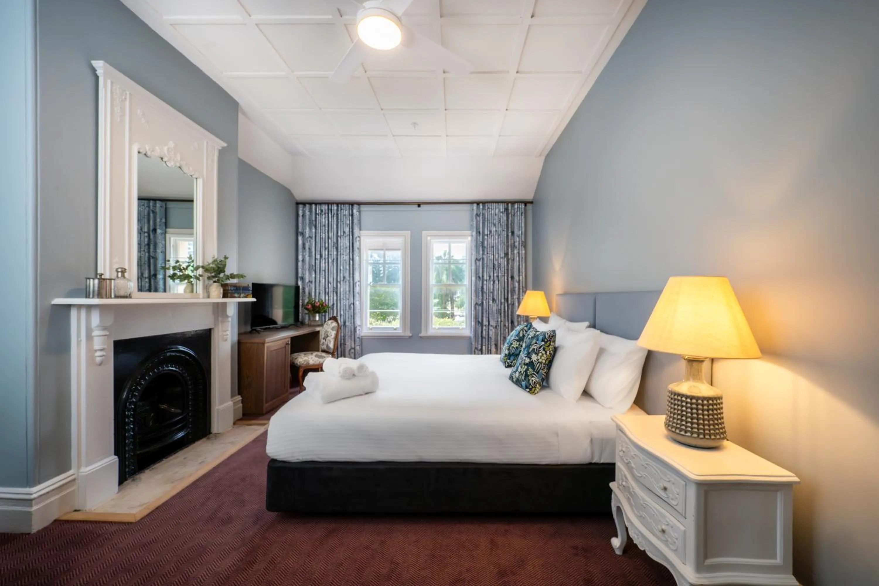 Photo of the whole room, Bed in The Russell Boutique Hotel