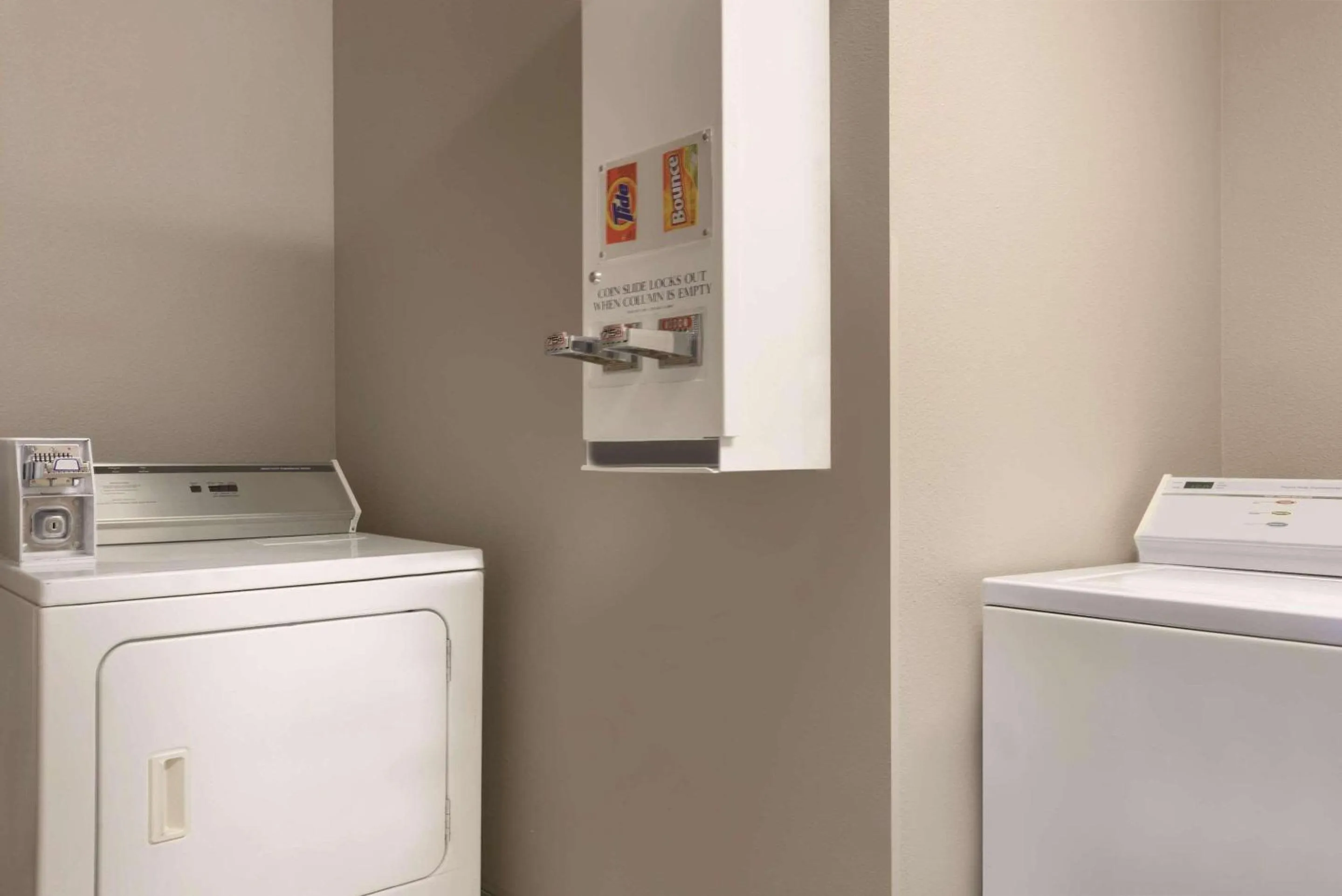 Other in Country Inn & Suites by Radisson, Waterloo, IA