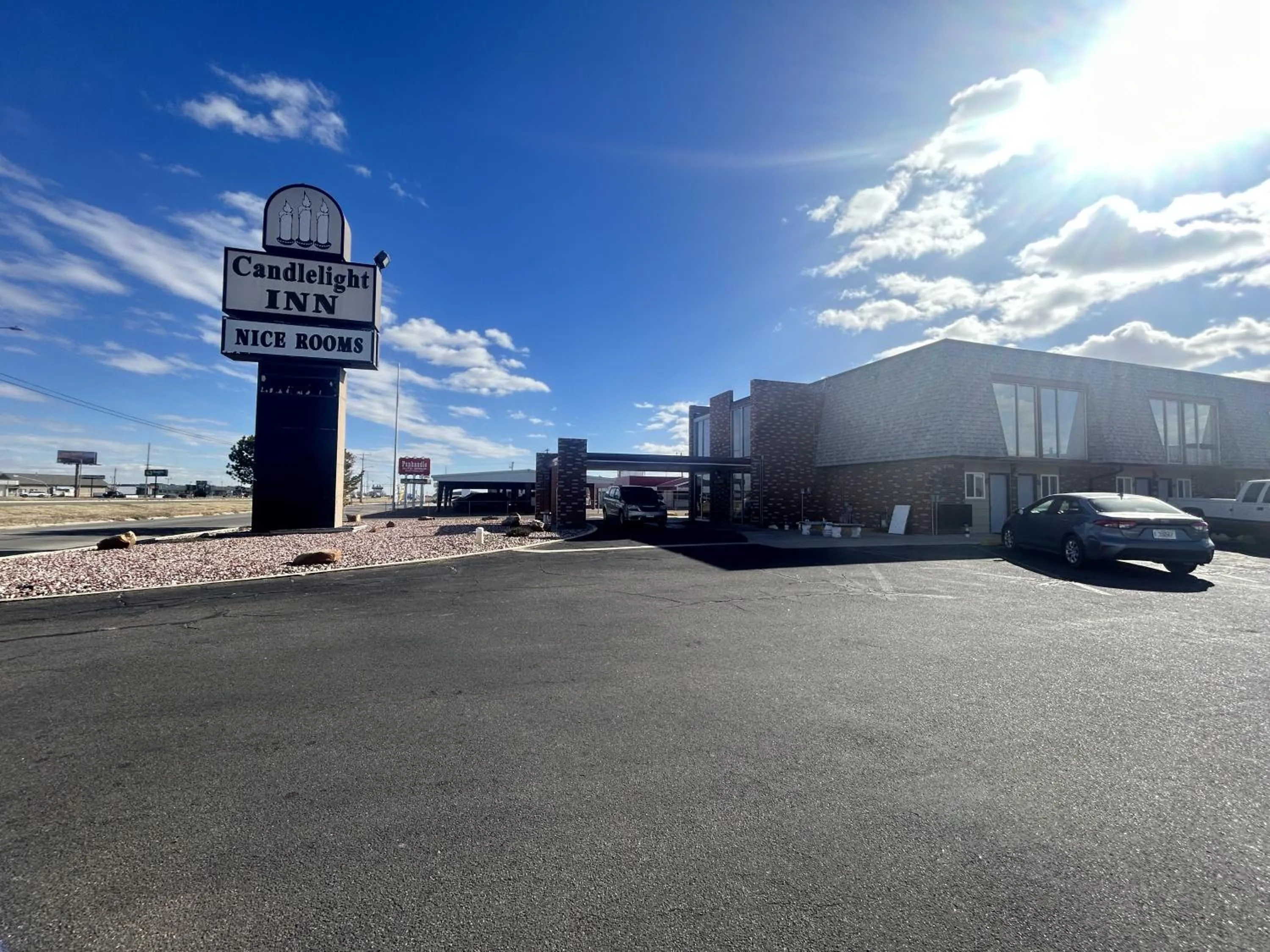 Parking in Candlelight Inn by Capital O Scottsbluff