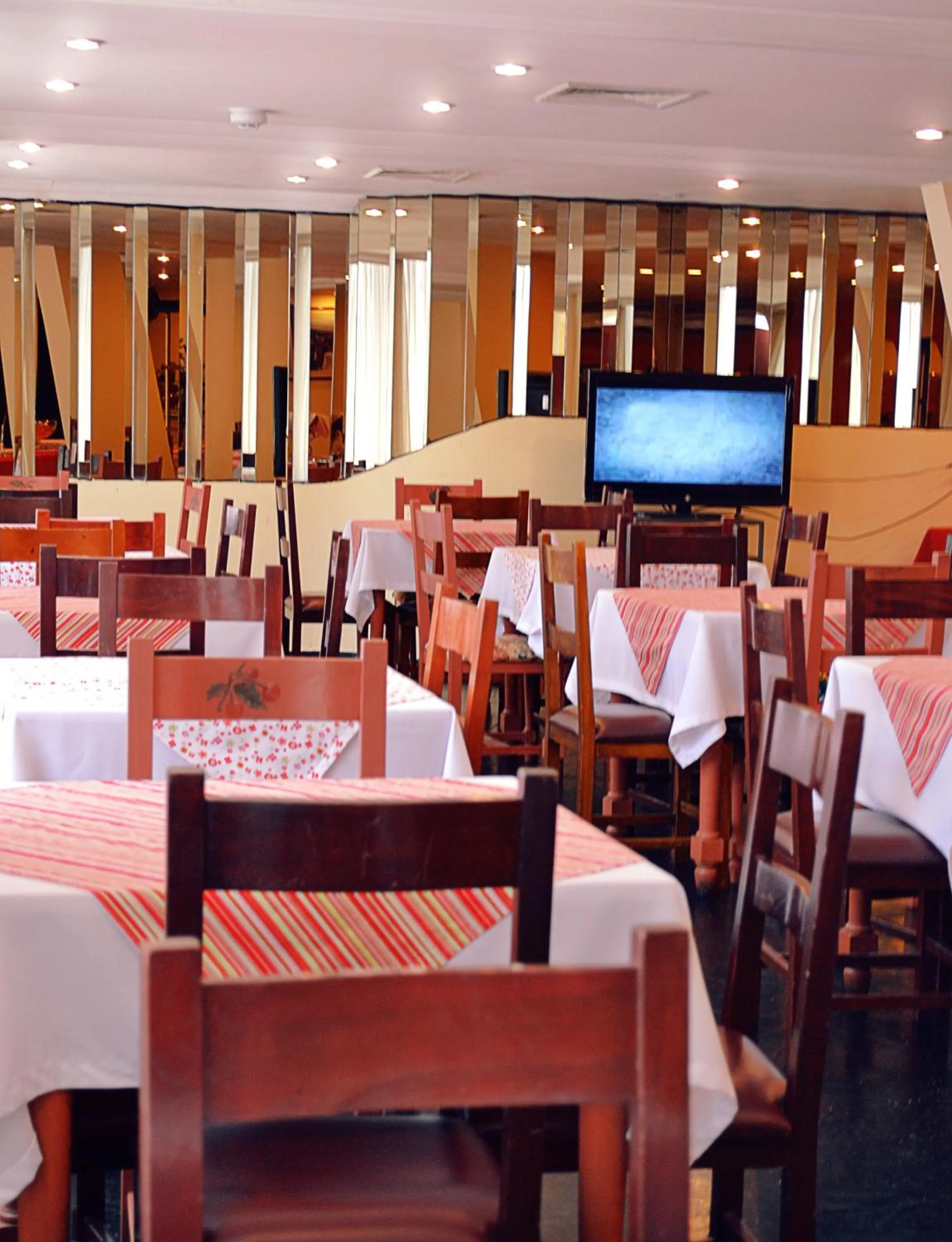 Restaurant/places to eat in Hotel Manduara