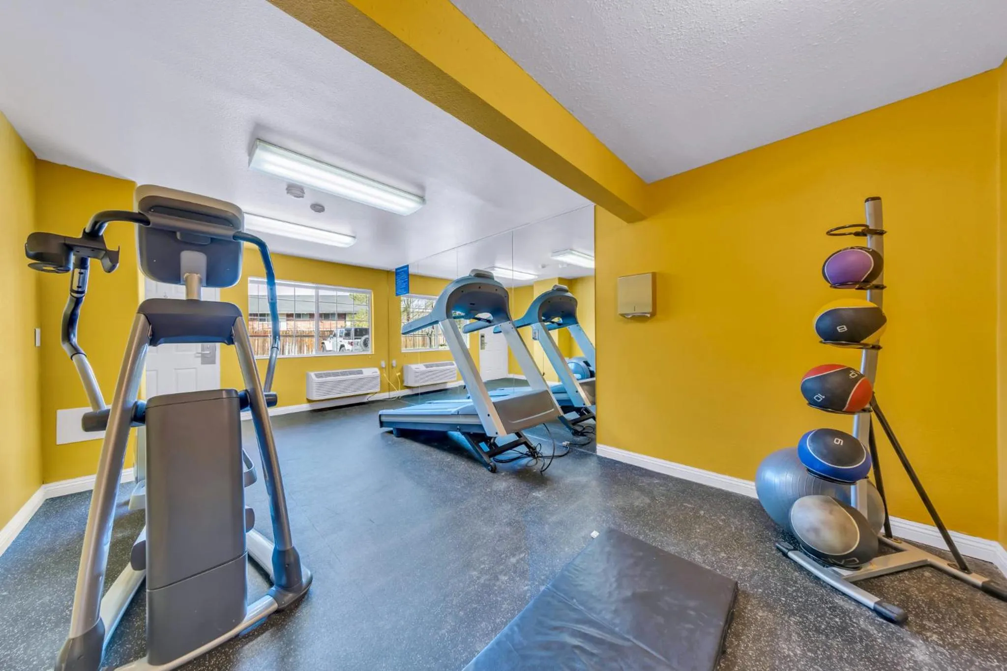 Fitness centre/facilities in Days Inn by Wyndham Carson City